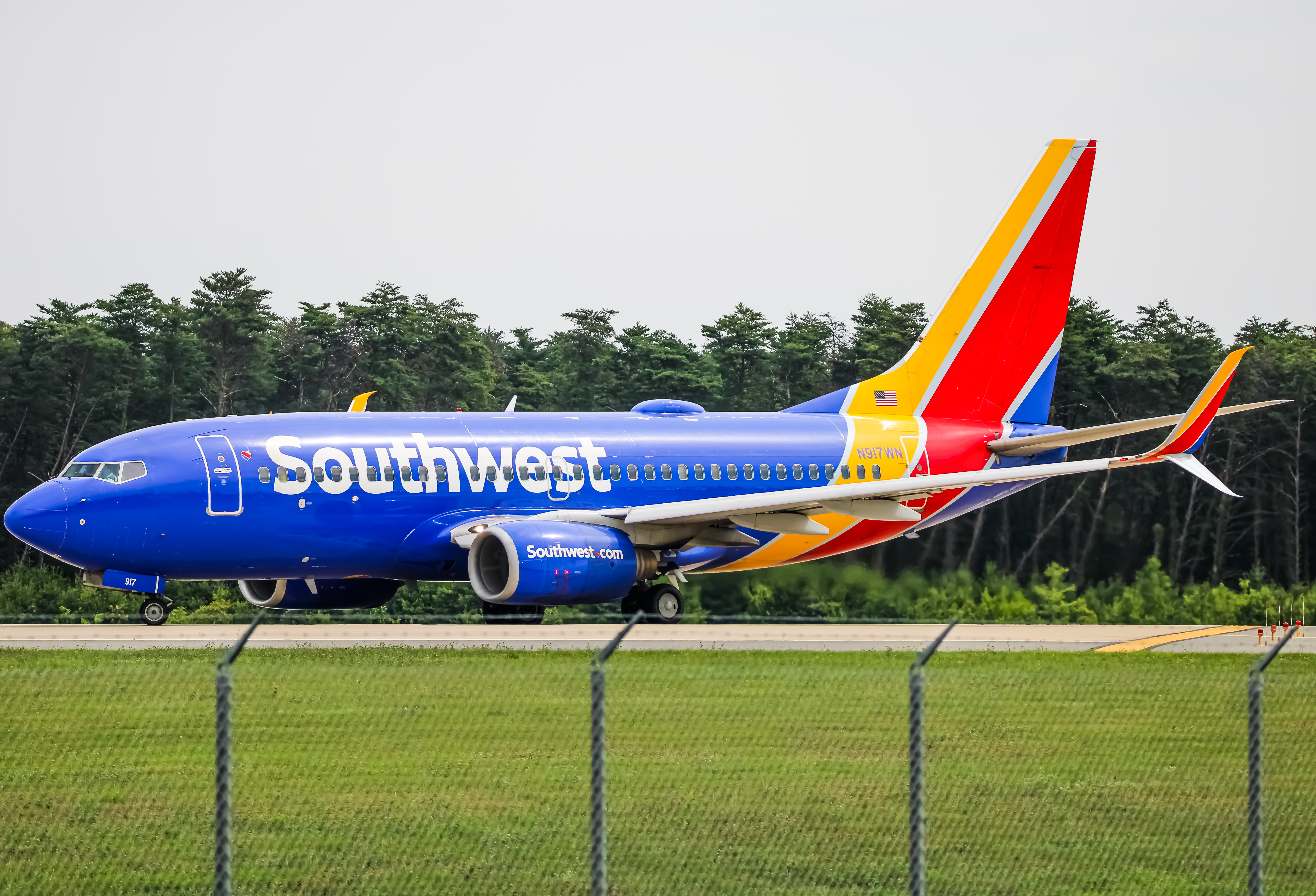 Full size: Southwest Airlines Boeing 737-700 N917WN at Baltimore/Washington International Thurgood Marshall Airport