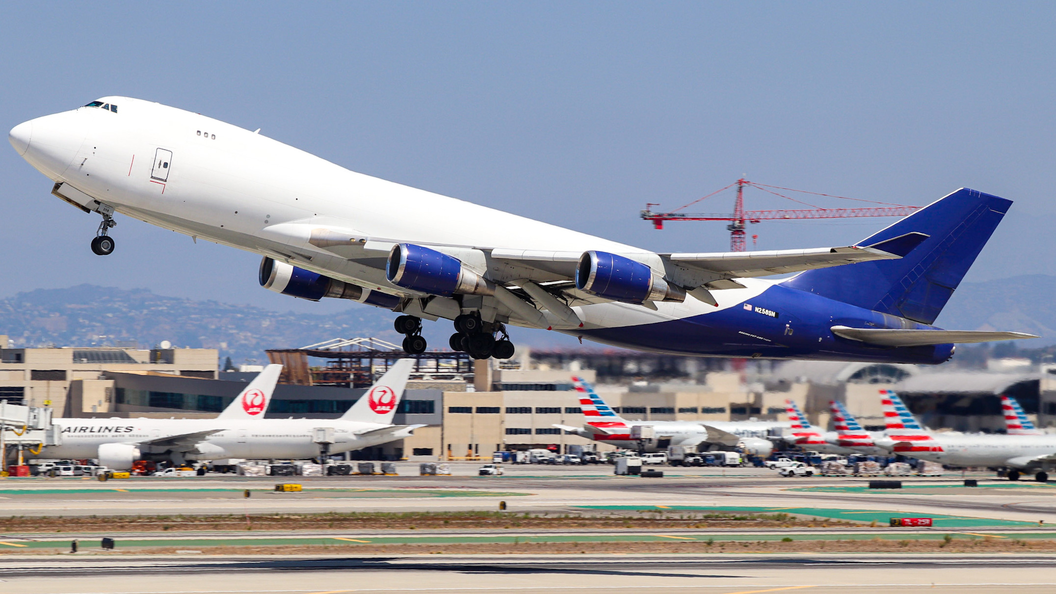 Full size: Western Global Airlines Boeing 747-400 N258SN at Los Angeles International Airport