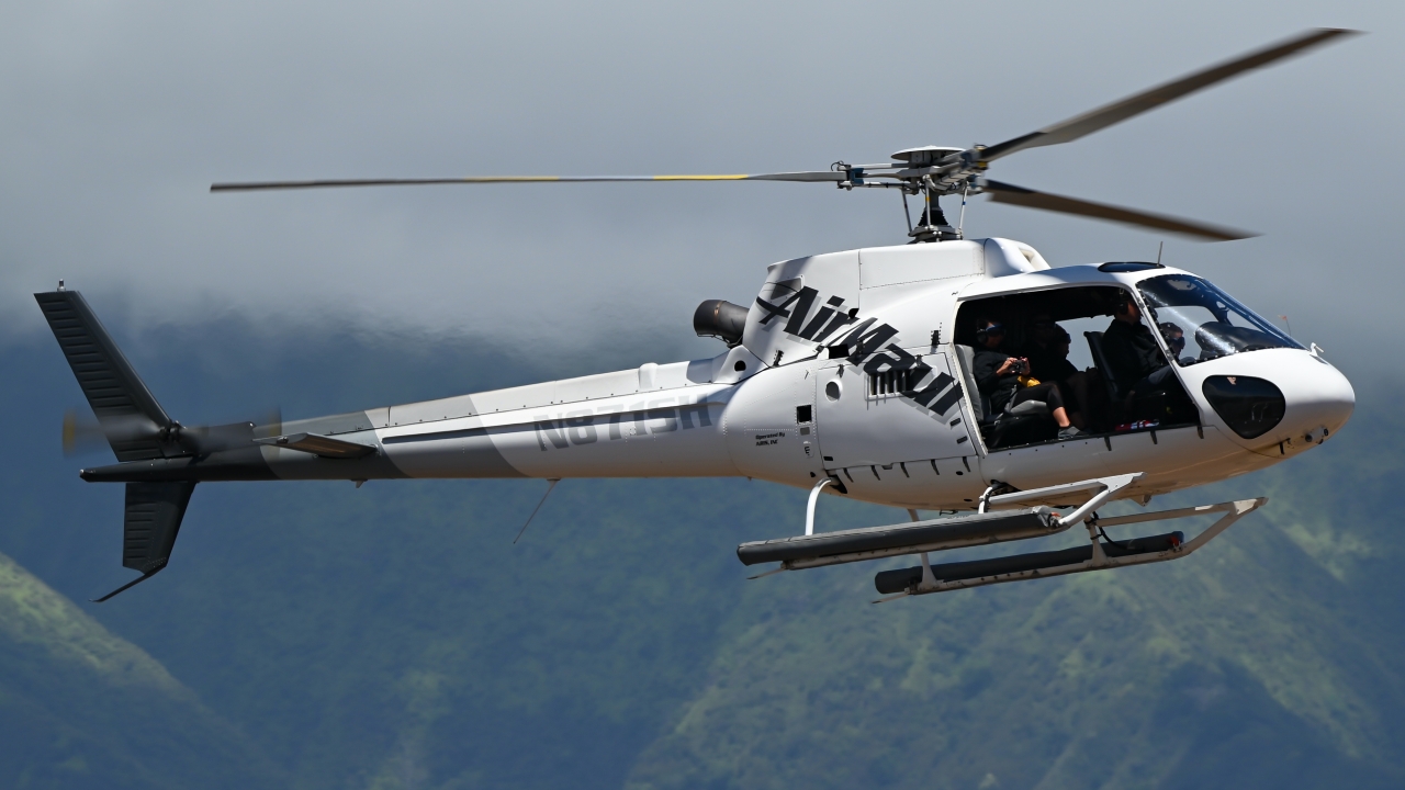 Full size: Air Maui Eurocopter AS 350 B N871SH at Kahului Airport