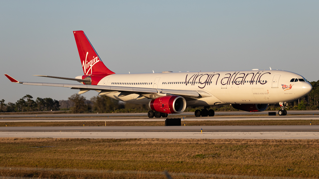 Full size: Virgin Atlantic Airbus A330-300 G-VSXY at Orlando International Airport