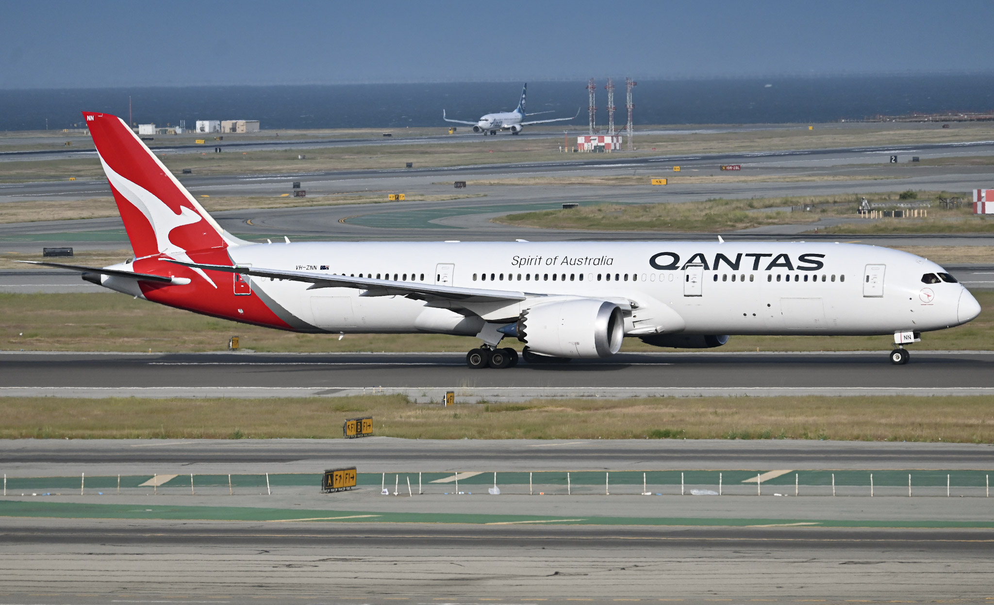 Full size: Qantas Airways Boeing 787-9 VH-ZNN at San Francisco International Airport