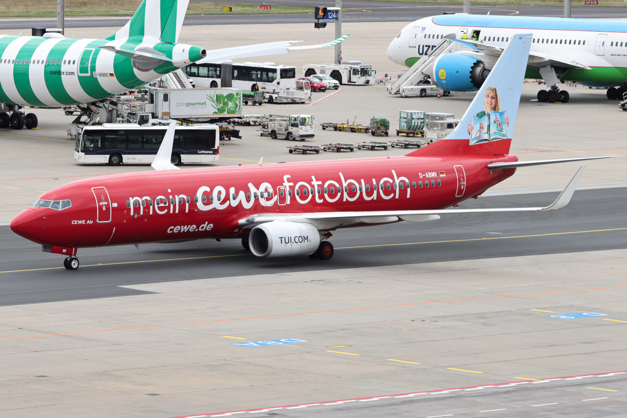 Full size: TUI Fly Boeing 737-800 D-ABMV at Frankfurt International Airport