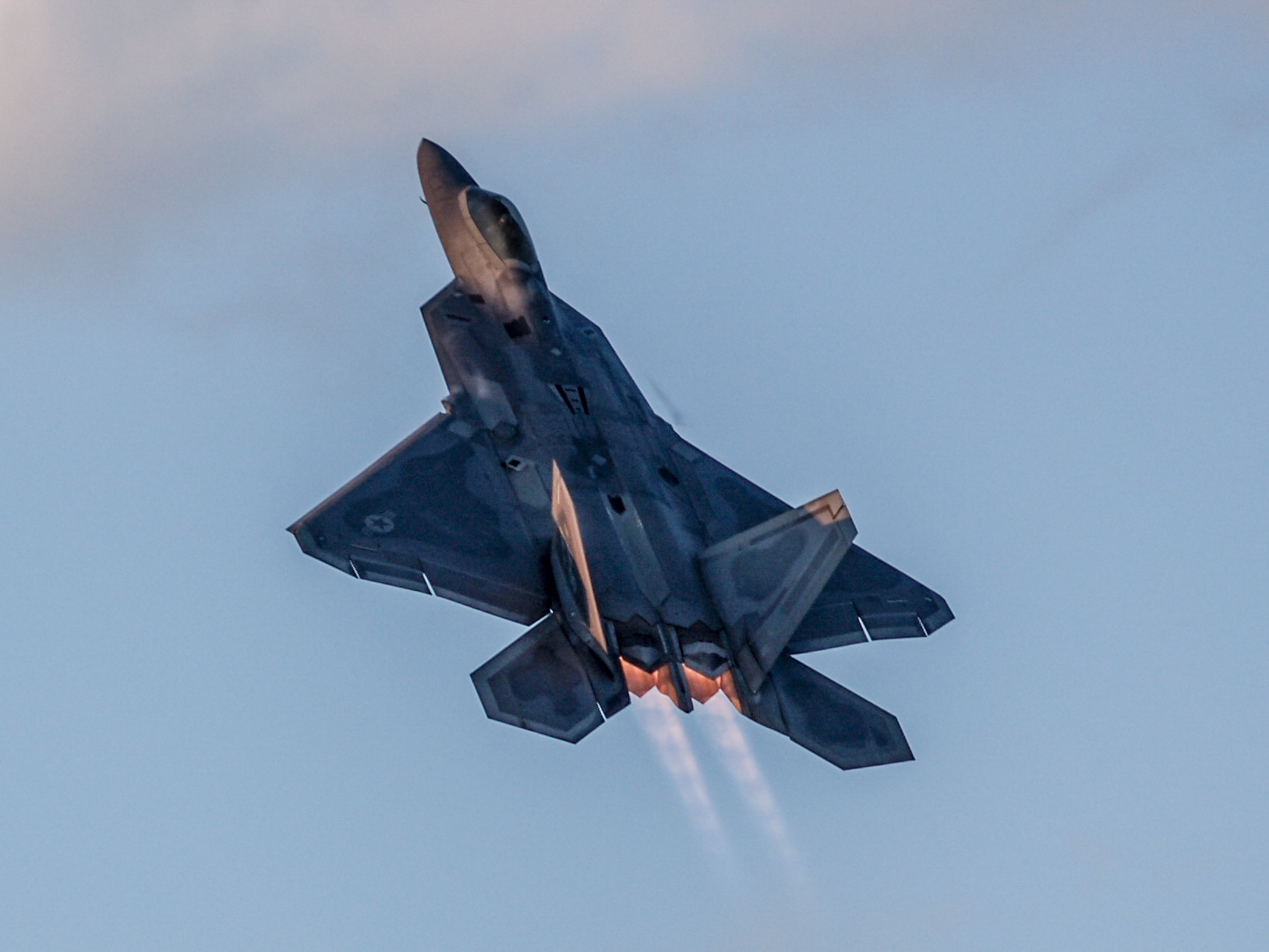 Full size: USAF - United States Air Force Lockheed Martin F-22 Raptor 08-4156 at Wittman Regional Airport