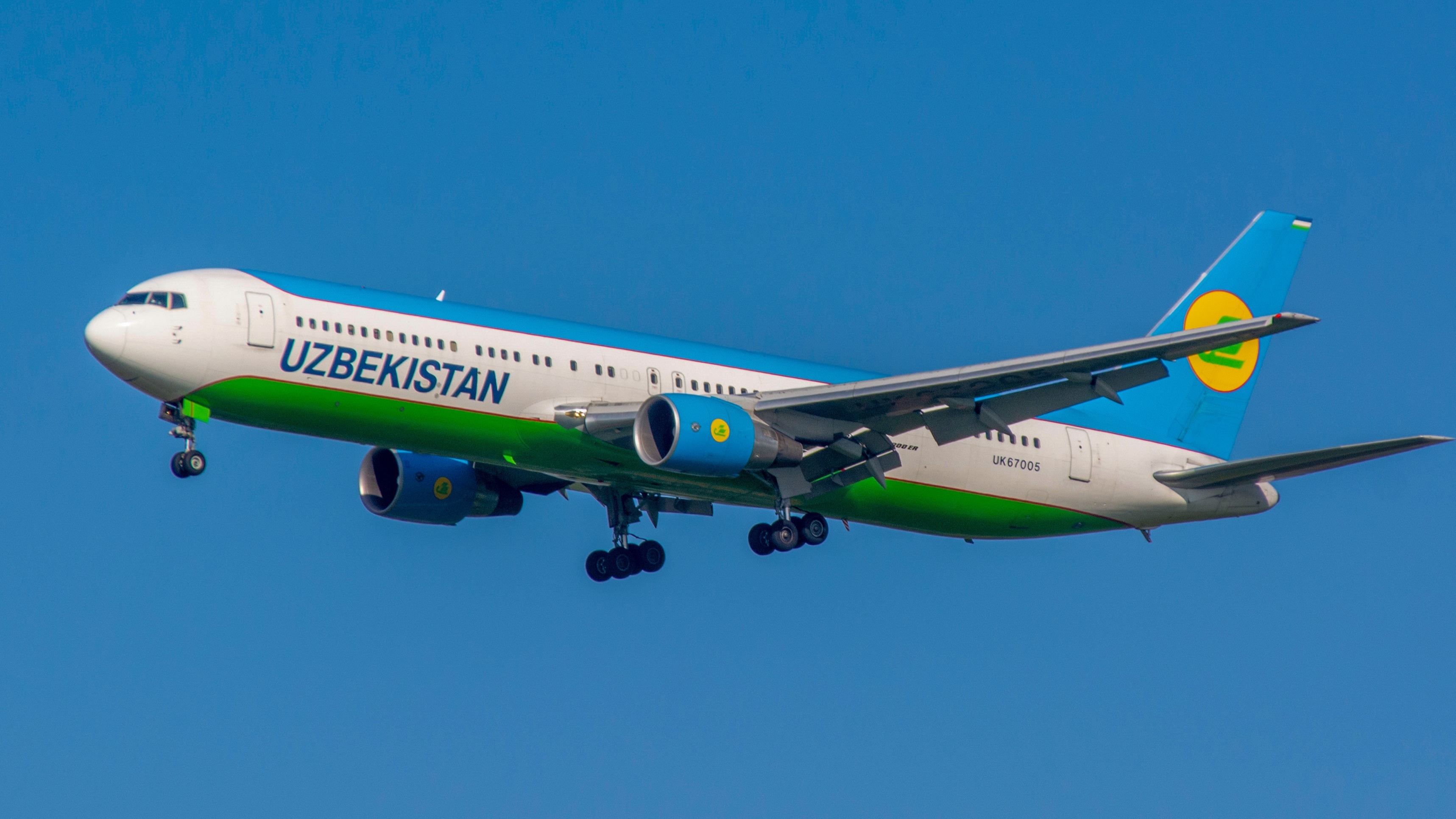 Full size: Uzbekistan Boeing 767-300 UK67005 at Tel Aviv-Ben Gurion Airport