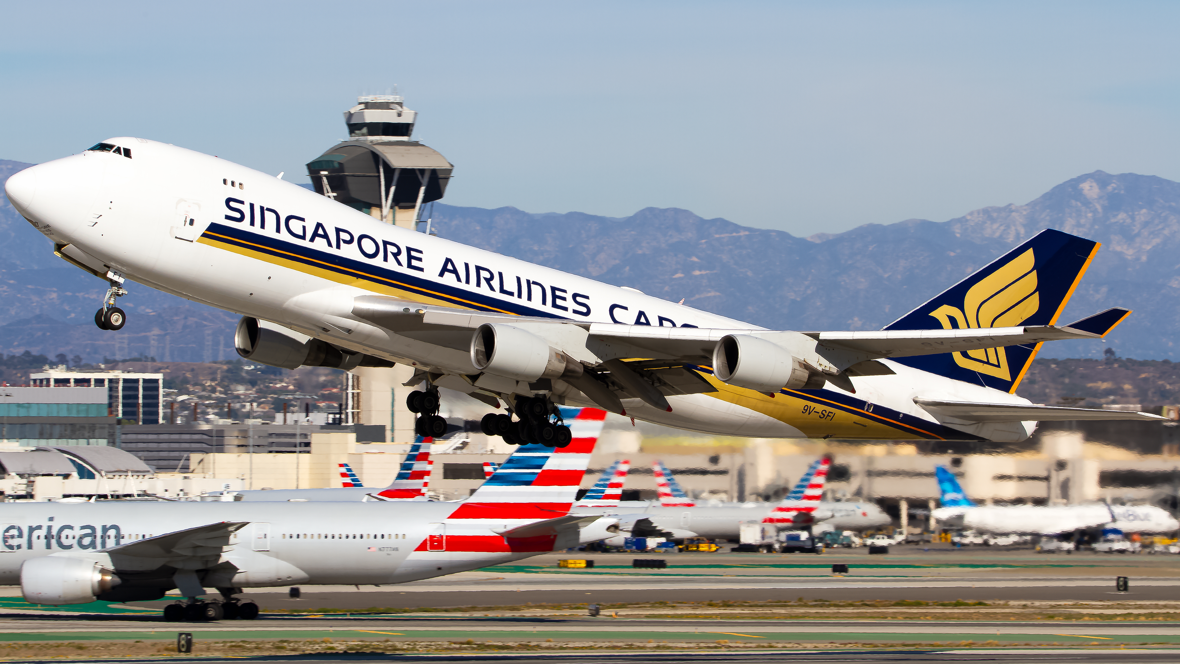 Full size: Singapore Airlines Cargo Boeing 747-400F 9V-SFI at Los Angeles International Airport