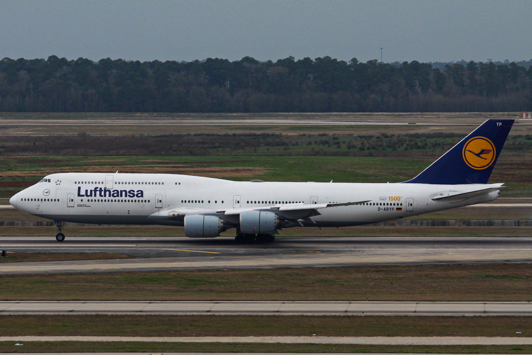 Full size: Lufthansa Boeing 747-8i D-ABYP at Houston-George Bush Intercontinental Airport