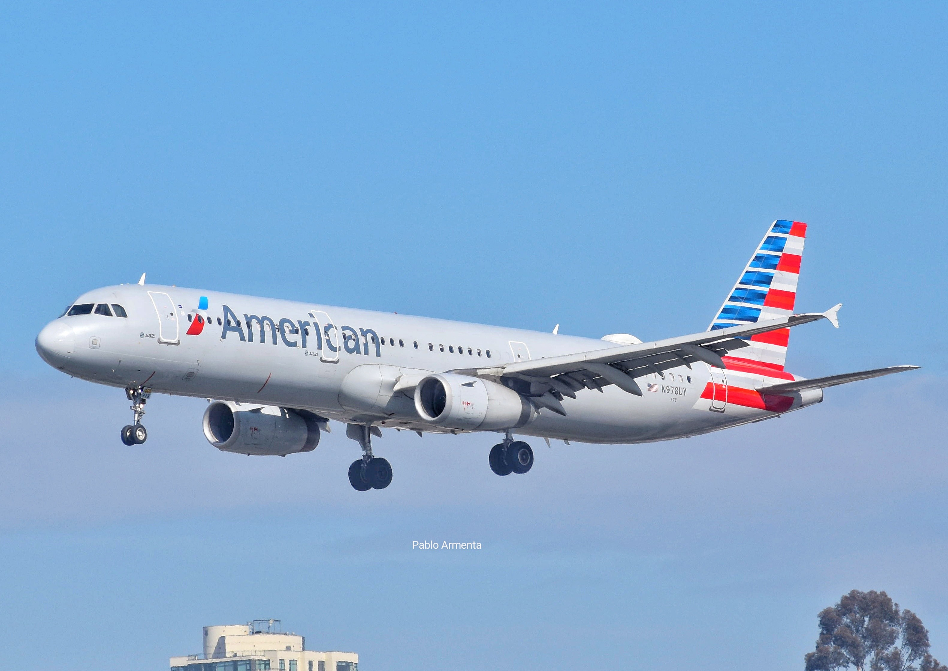 Full size: American Airlines Airbus A321-200 N978UY at San Diego International Airport