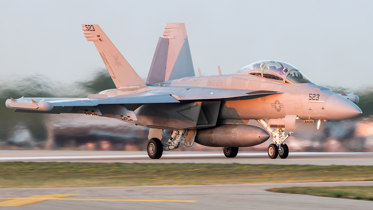 Full size: USN - United States Navy Boeing EA-18G Growler 169132 at Wittman Regional Airport