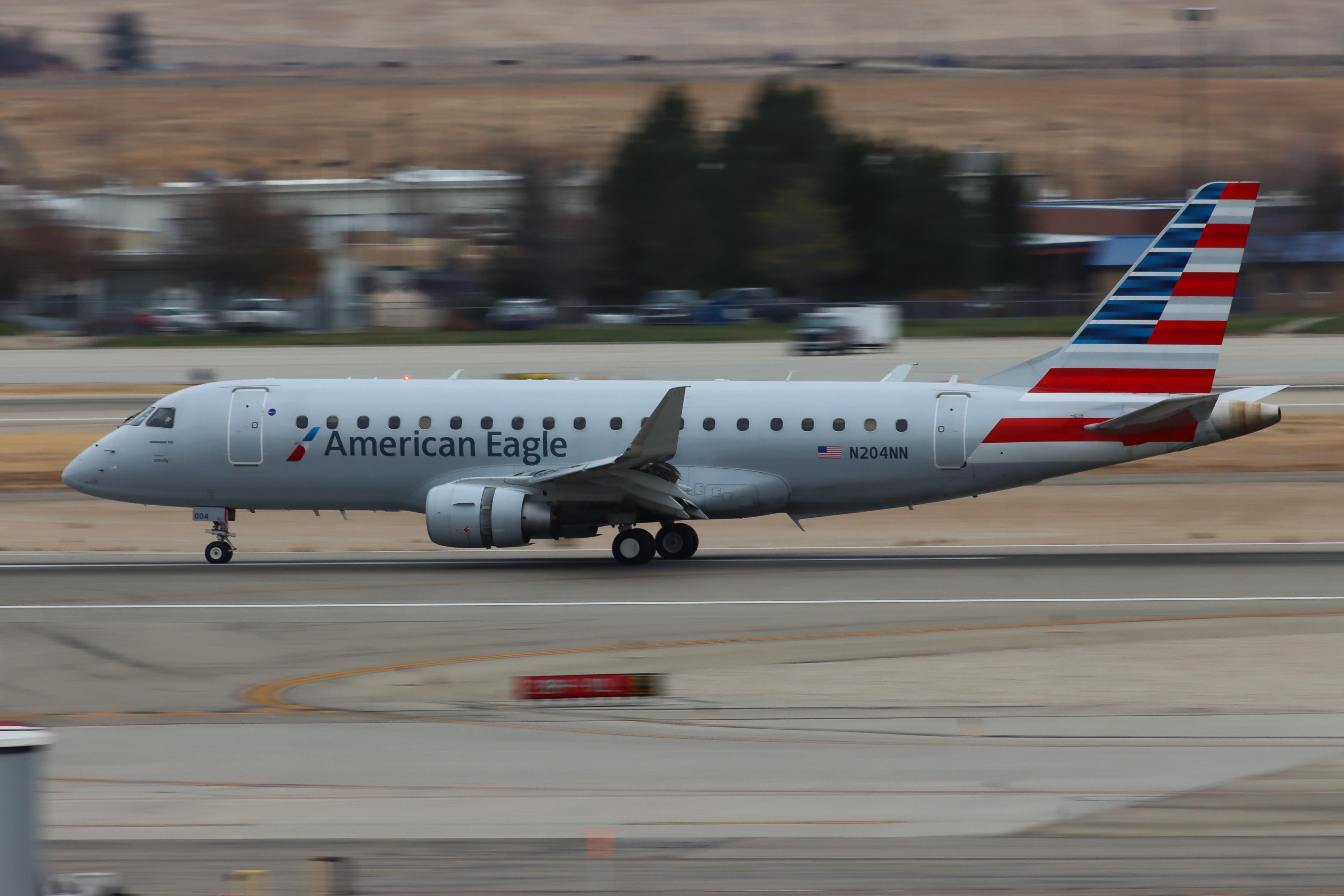 Full size: American Eagle Embraer E175 N204NN at Boise Air Terminal/Gowen Field