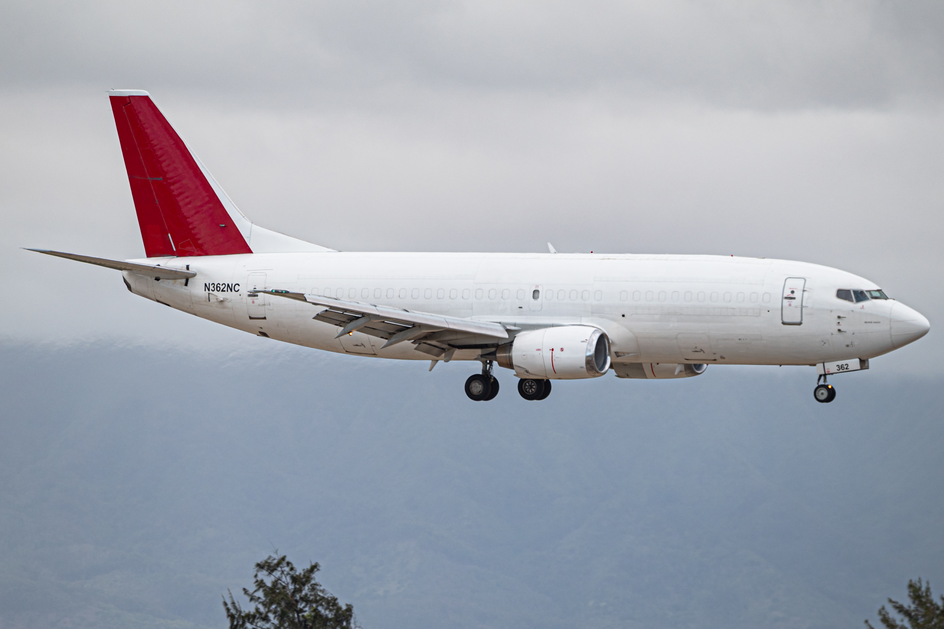 Full size: Northern Air Cargo Boeing 737-300 N362NC at Daniel K Inouye International Airport