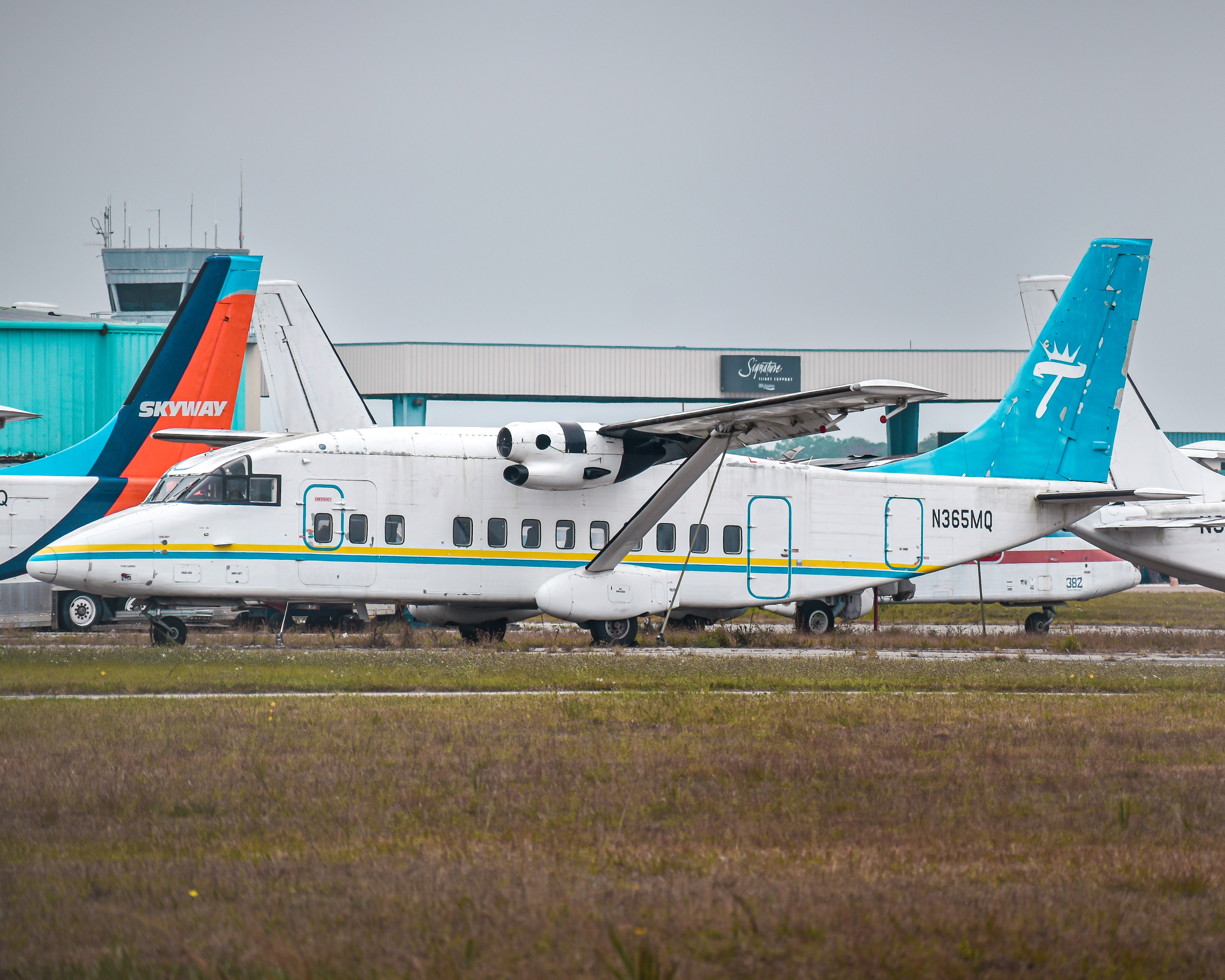 Full size: PRIVATE Shorts SH-360 N365MQ at Kissimmee Gateway Airport