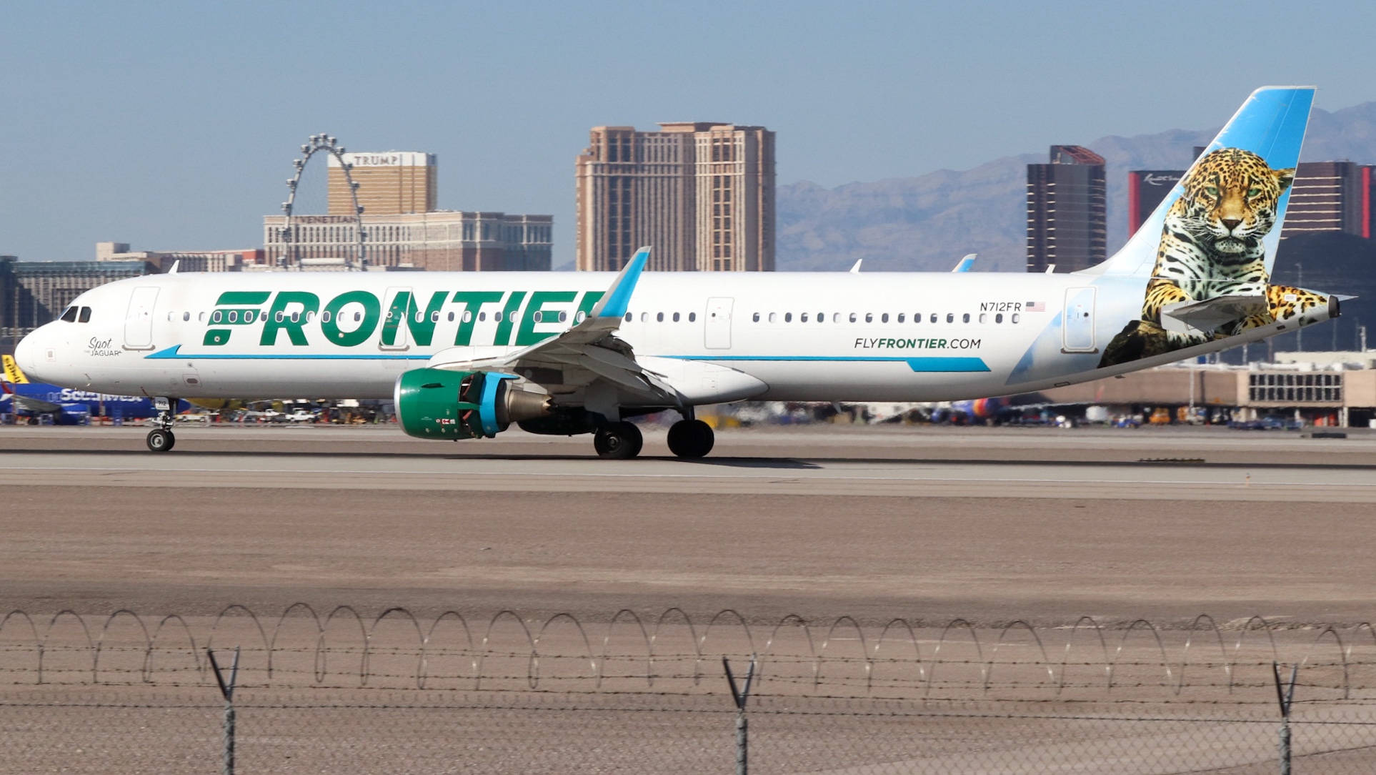 Full size: Frontier Airlines Airbus A321 N712FR at Harry Reid International Airport