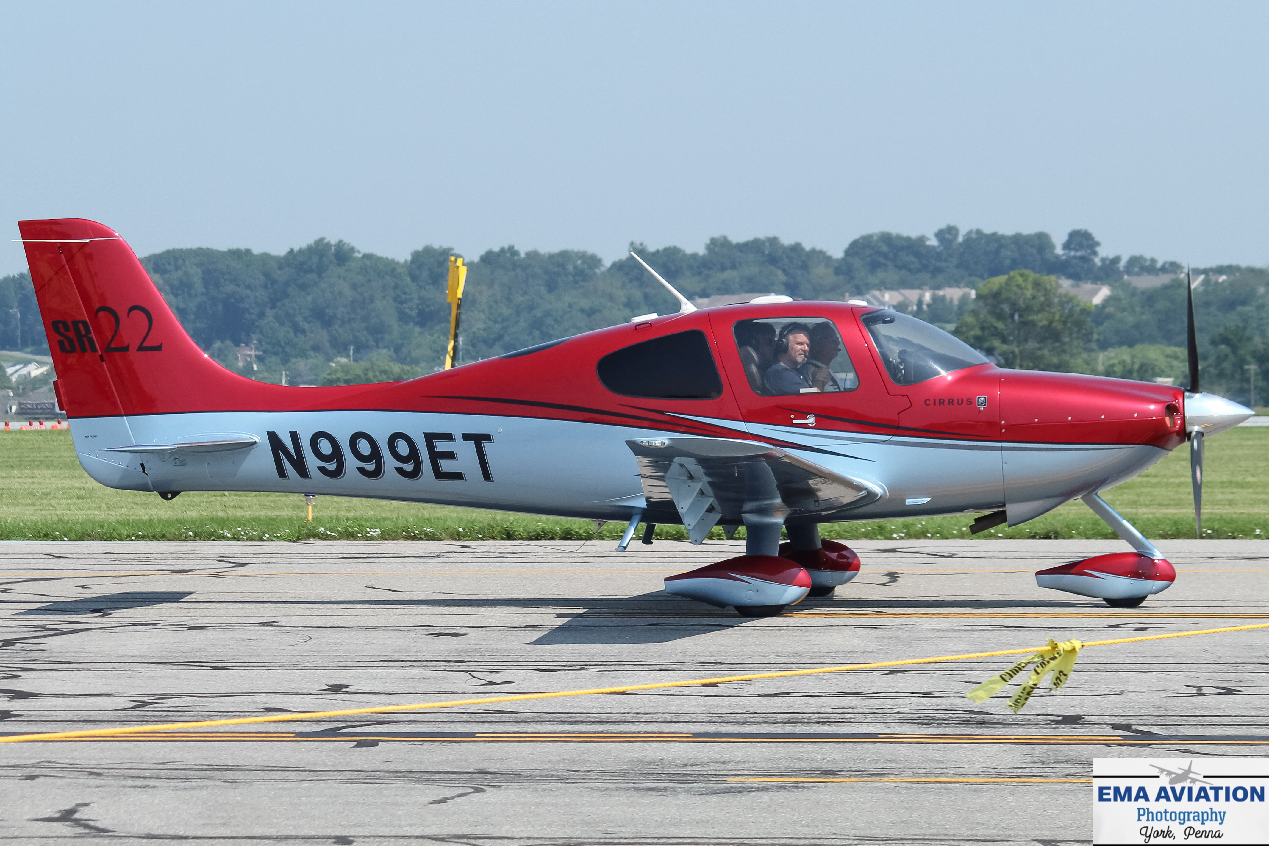 Full size: PRIVATE Cirrus SR-22 N999ET at Lancaster Airport