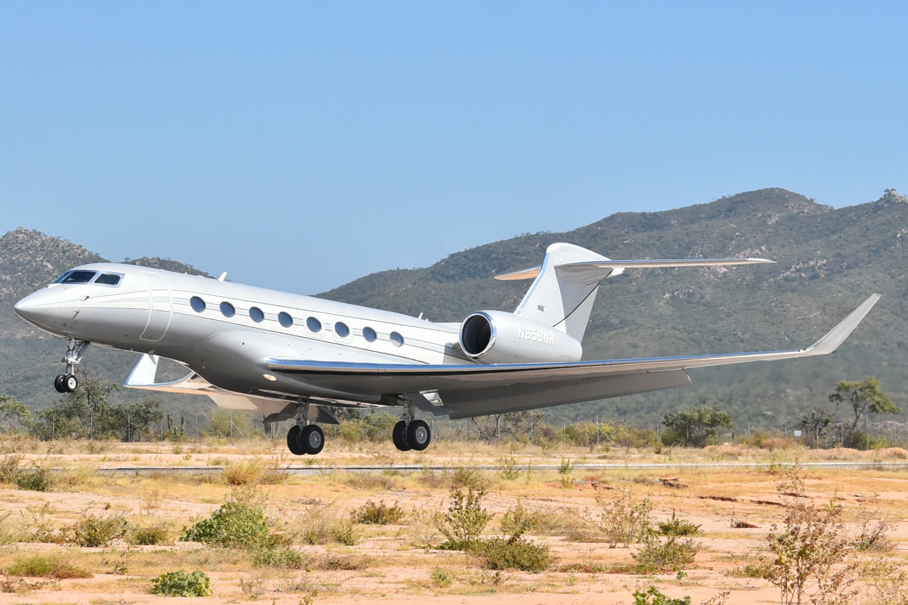 Full size: PRIVATE Gulfstream G650 N650NR at Aeropuerto de Cabo San Lucas Internacional