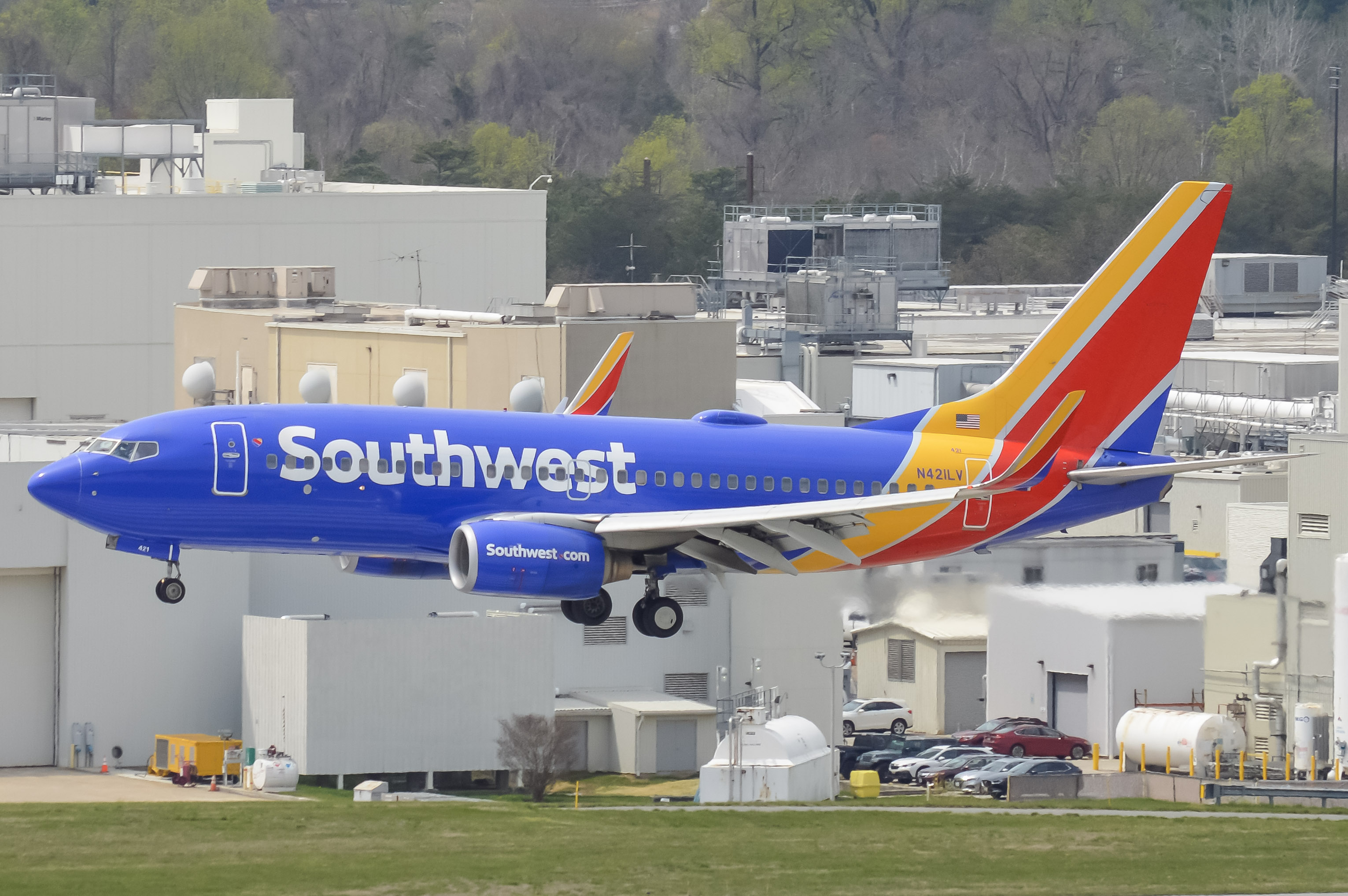 Full size: Southwest Airlines Boeing 737-700 N421LV at Baltimore/Washington International Thurgood Marshall Airport