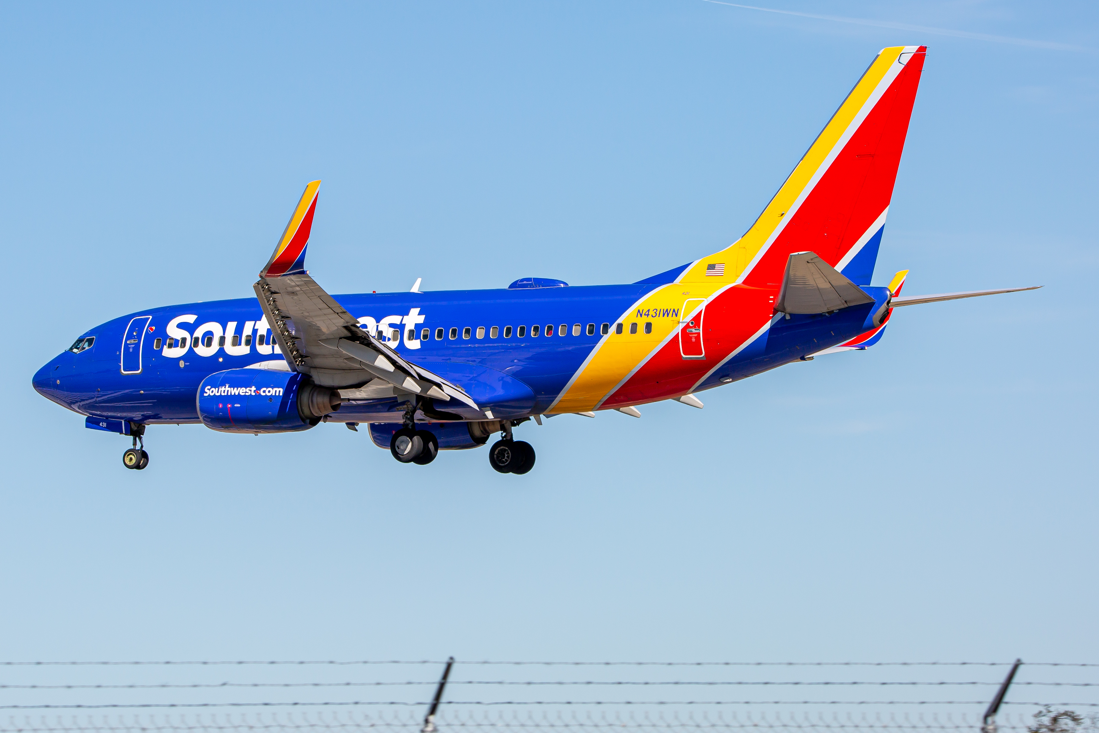 Full size: Southwest Airlines Boeing 737-700 N431WN at Baltimore/Washington International Thurgood Marshall Airport