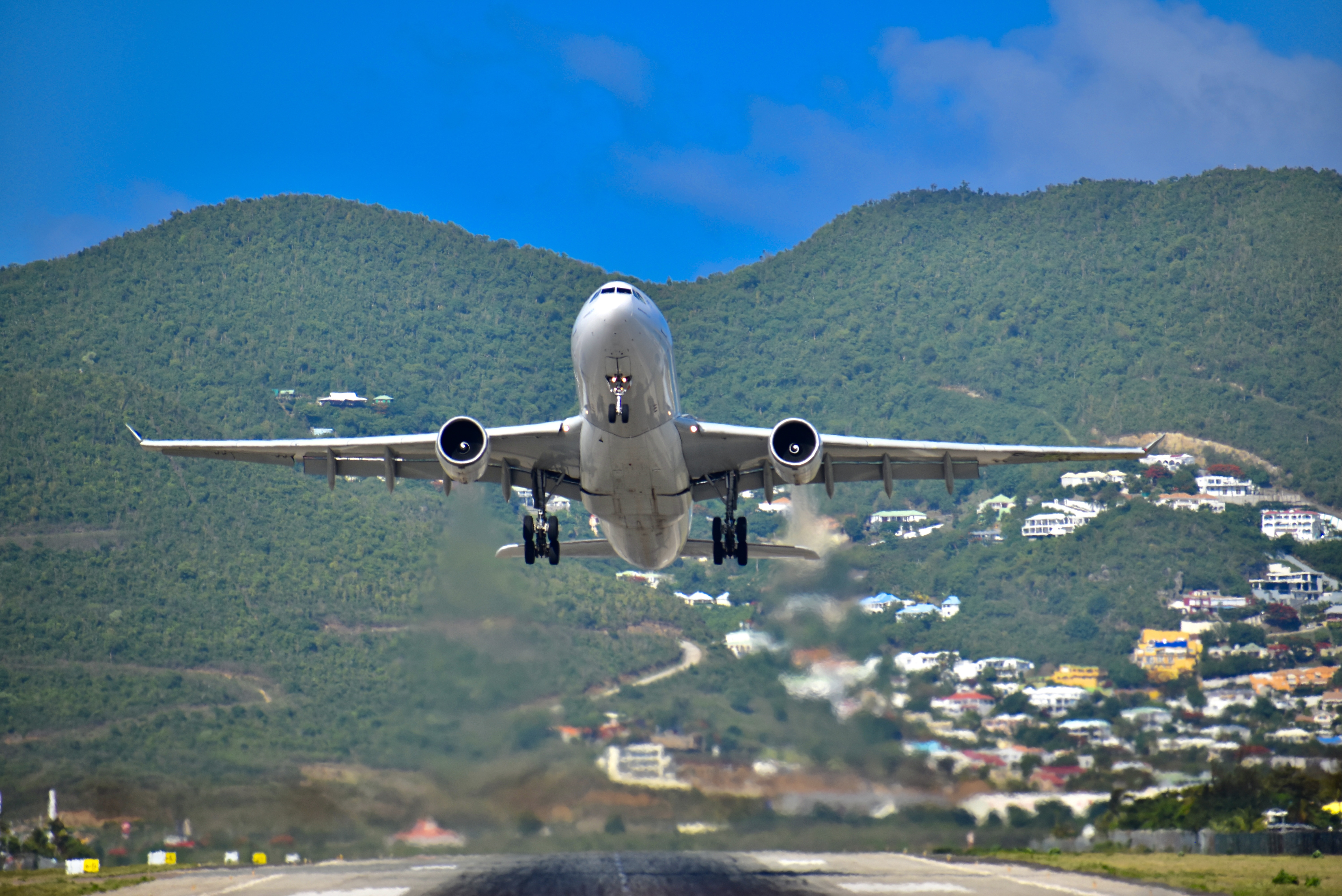 Full size: Air France Airbus A330-200 F-GZCC at Princess Juliana International Airport