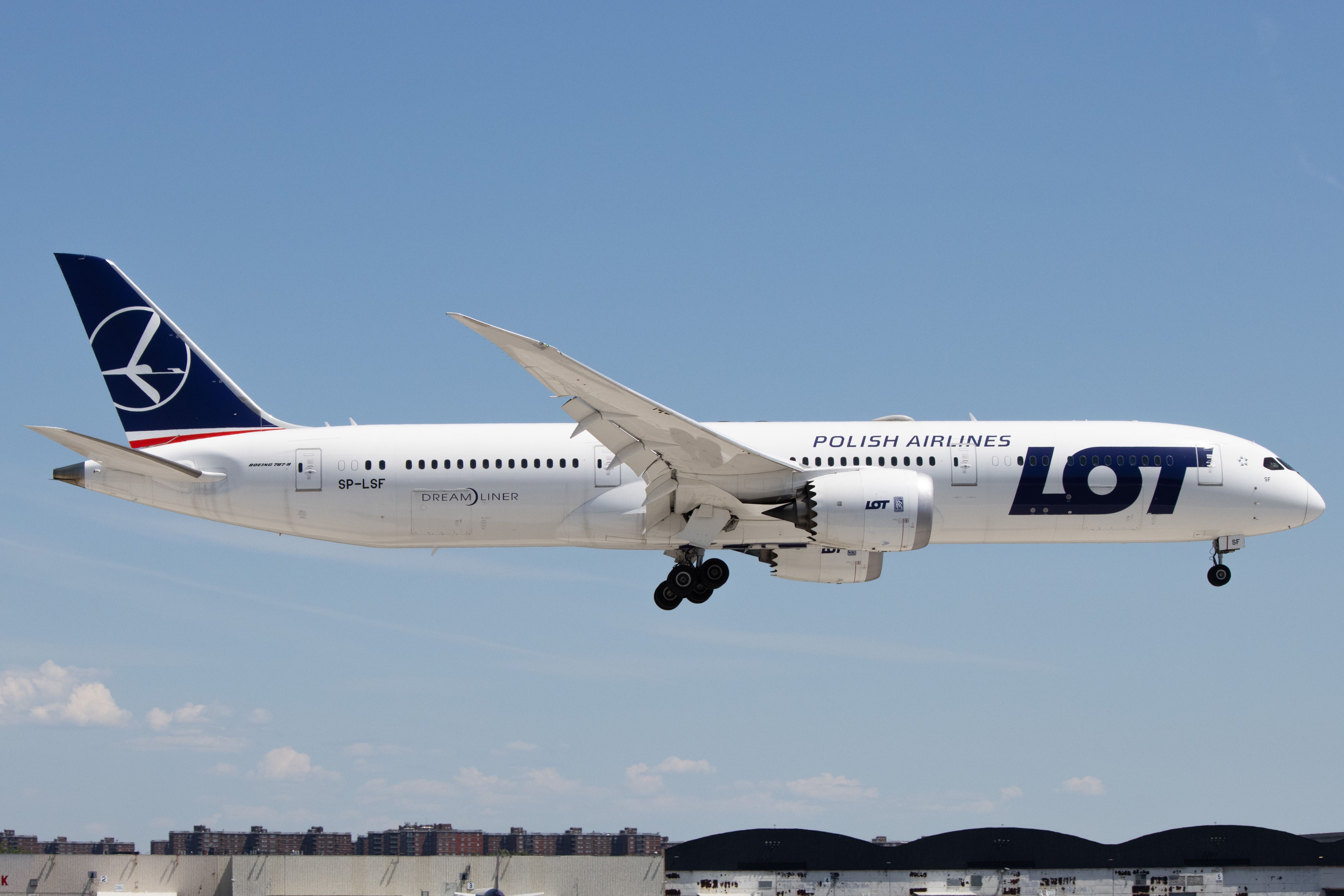 Full size: LOT Polish Airlines Boeing 787-9 SP-LSF at John F. Kennedy International Airport