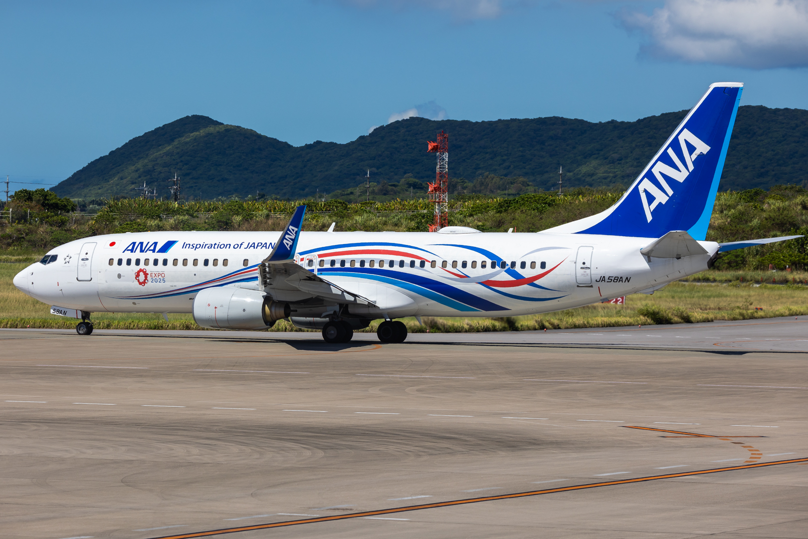 Full size: All Nippon Airways Boeing 737-800 JA58AN at Ishigaki New Airport