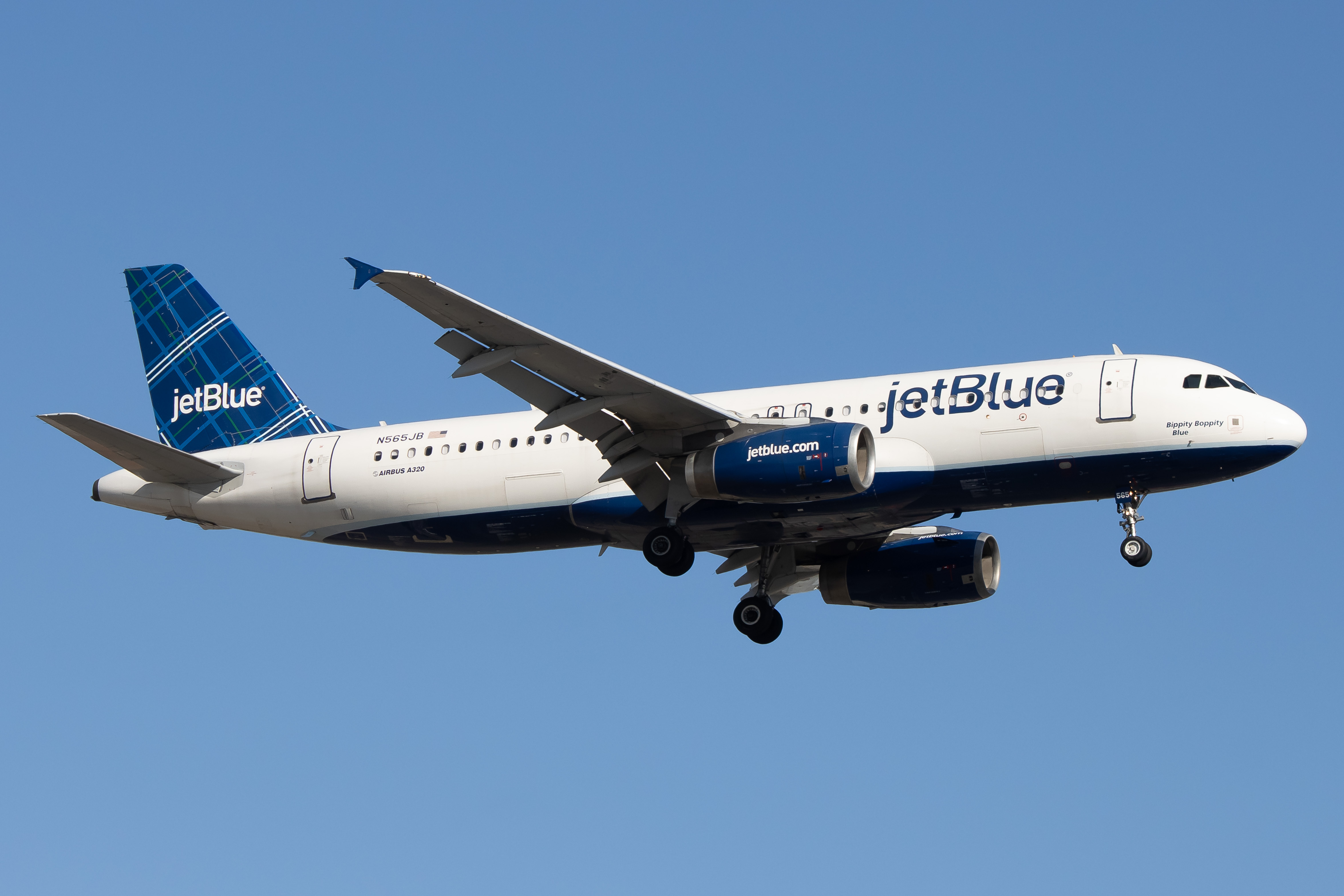 Full size: JetBlue Airways Airbus A320 N565JB at Newark Liberty International Airport