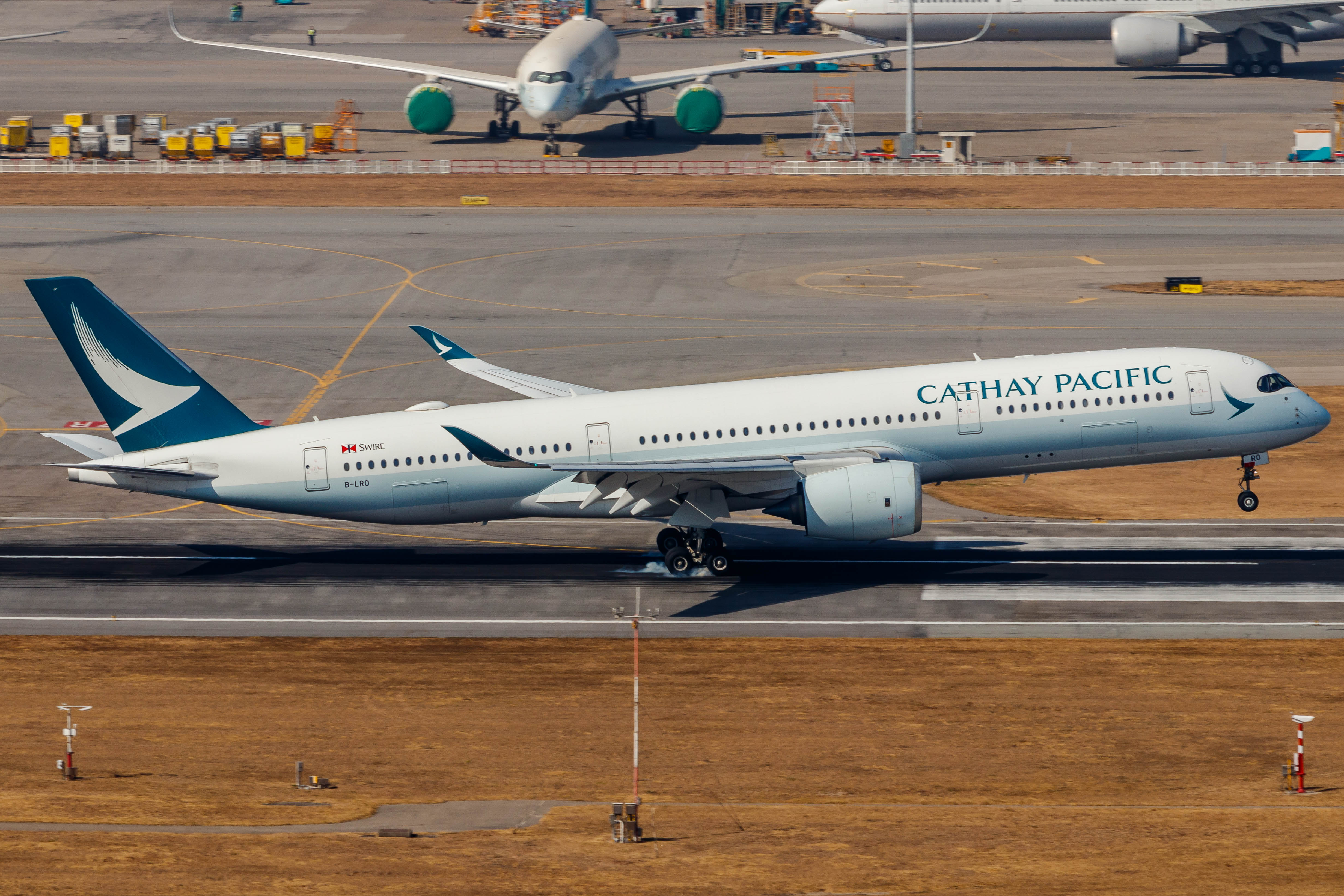 Full size: CATHAY PACIFIC Airbus A350-900 B-LRO at Hong Kong International Airport