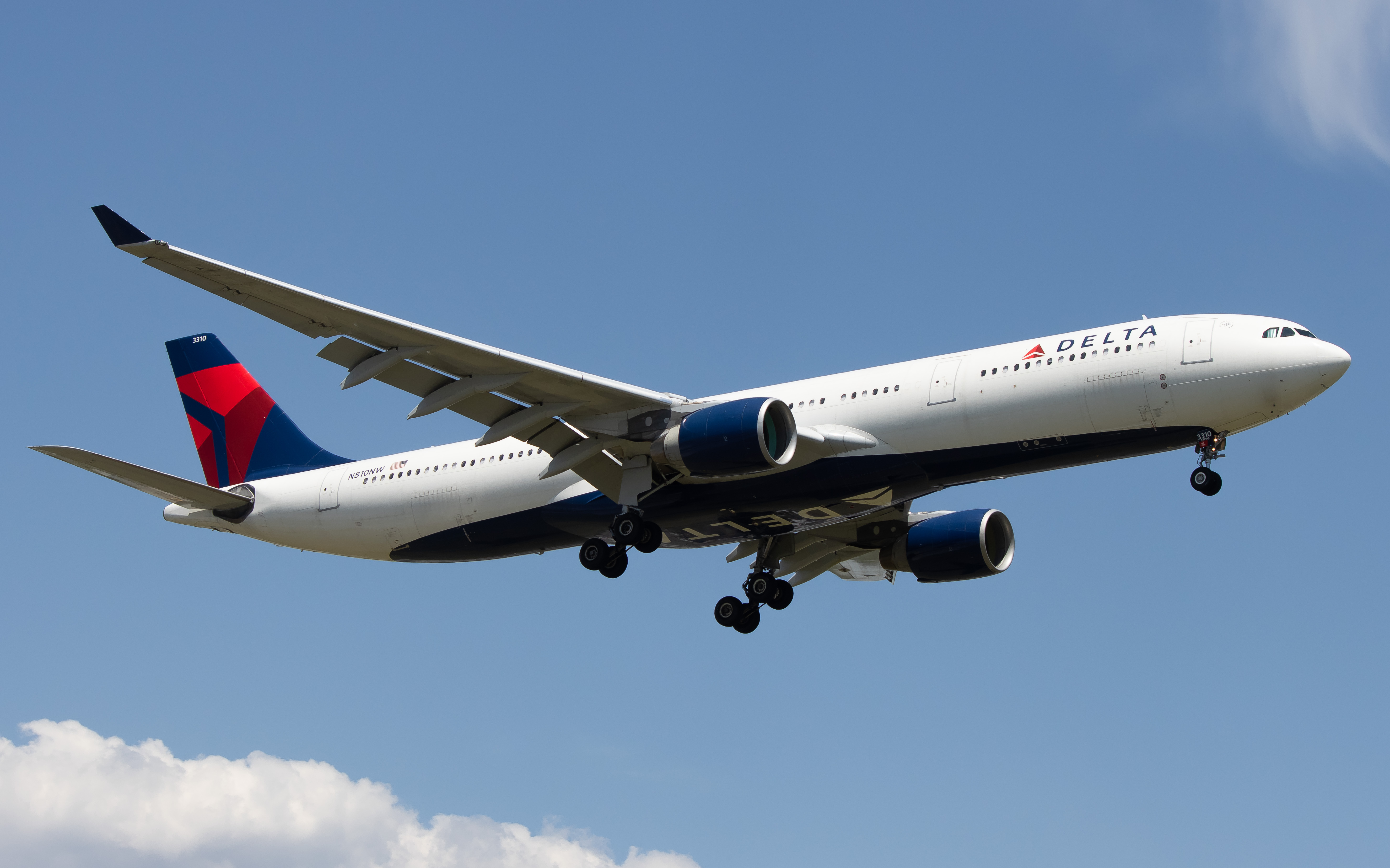 Full size: Delta Airlines Airbus A330-300 N810NW at John F. Kennedy International Airport