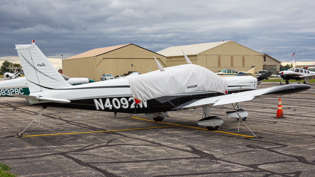 Full size: PRIVATE Piper 32 Saratoga/Lance N4092W at Delaware Municipal Airport
