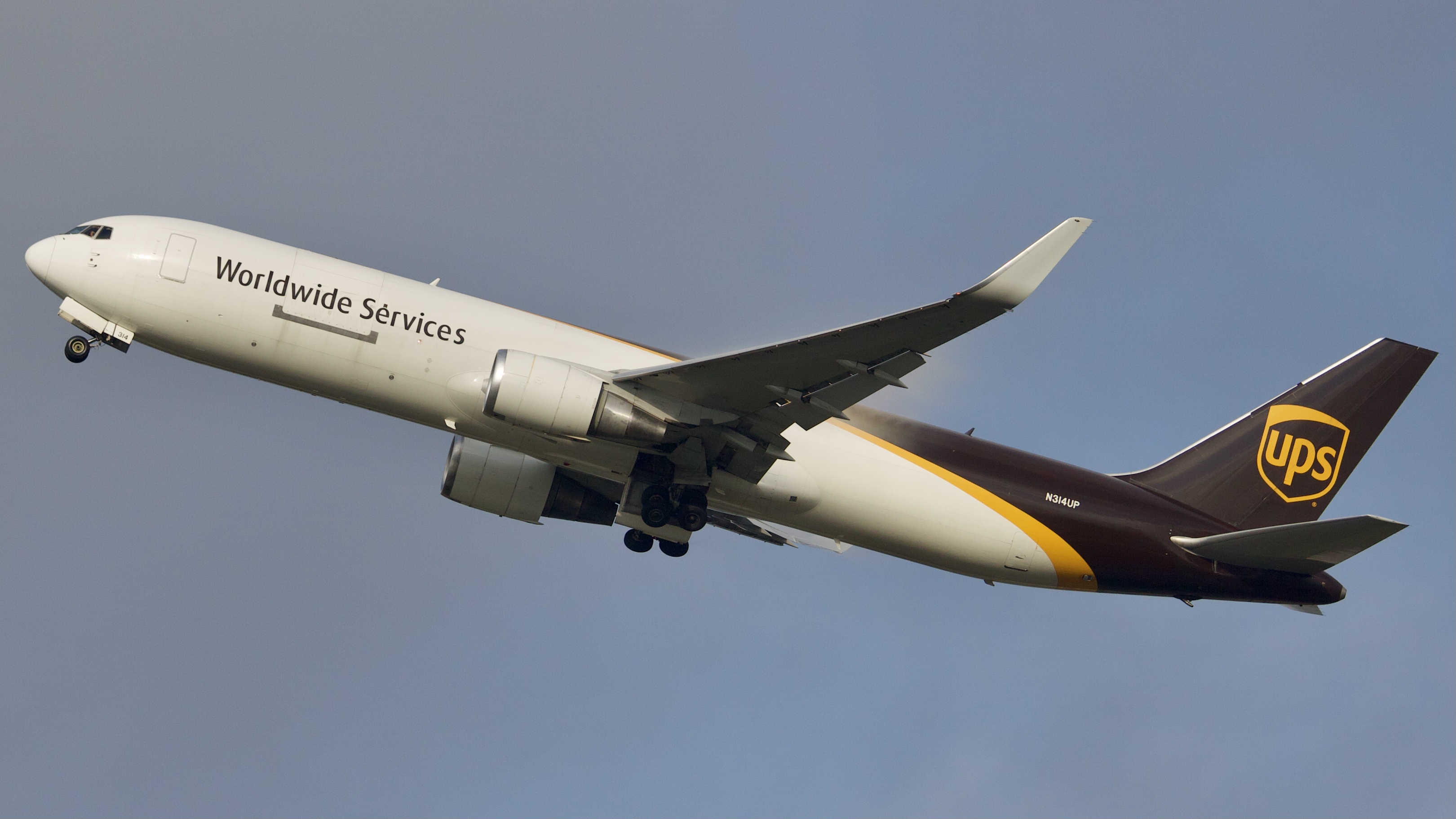 Full size: United Parcel Service Boeing 767-300F N314UP at Houston-George Bush Intercontinental Airport