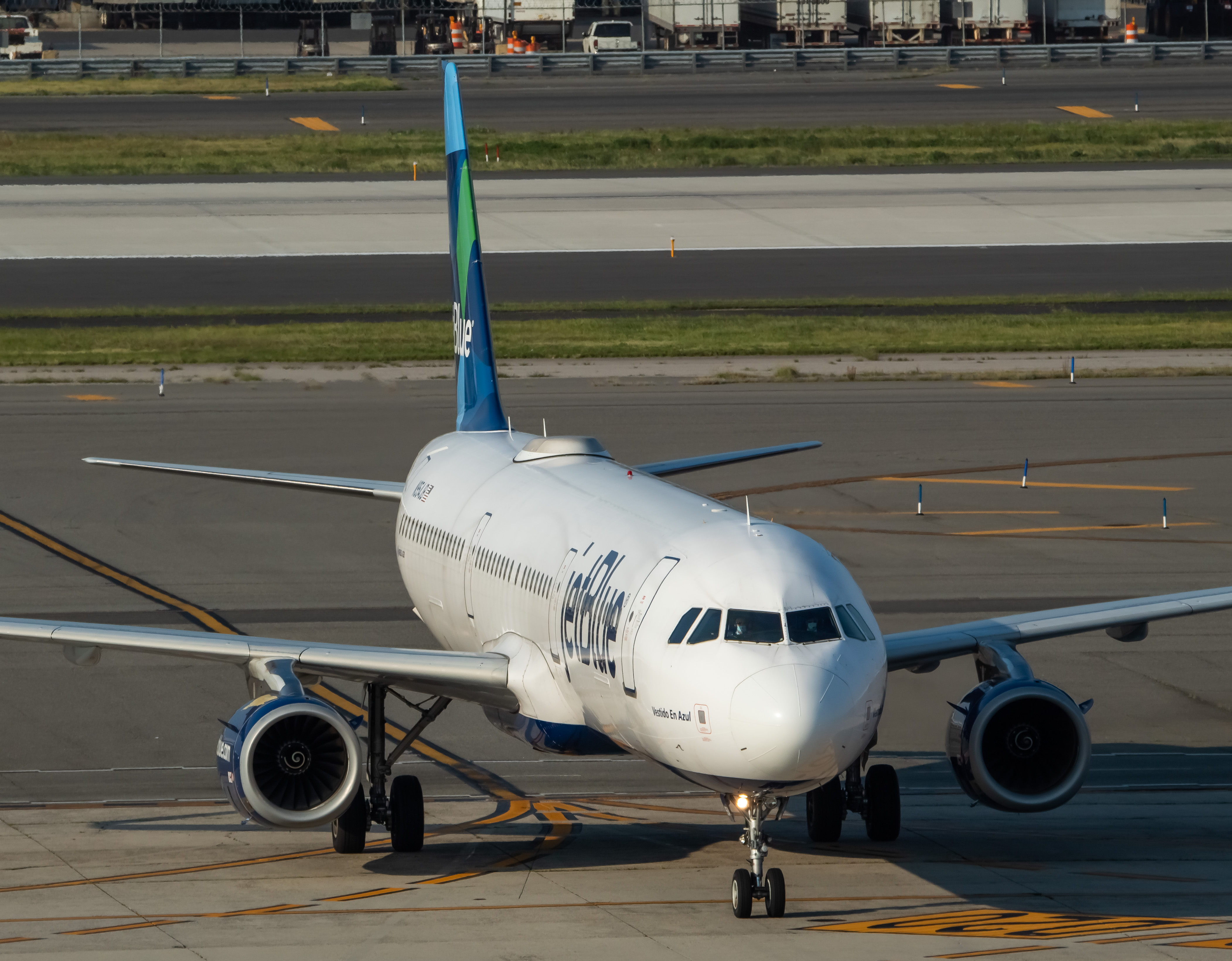 Full size: JetBlue Airways Airbus A321-200 N954JB at John F. Kennedy International Airport