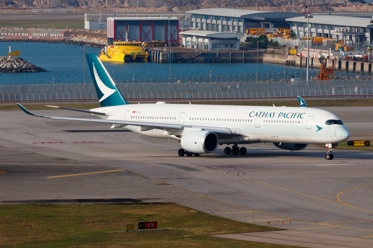 Full size: Cathay Pacific Airbus A350-900 B-LRN at Hong Kong International Airport
