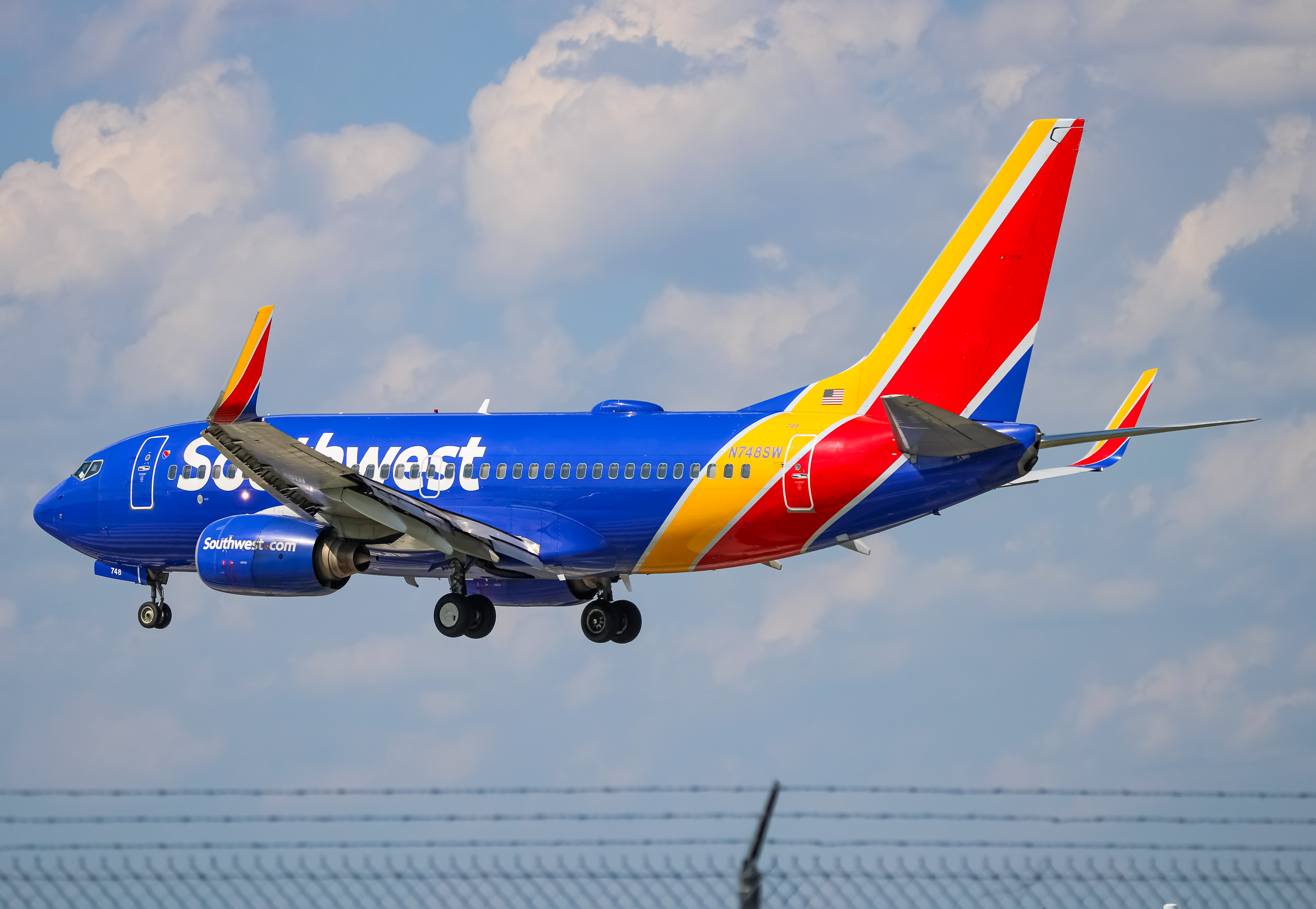 Full size: Southwest Airlines Boeing 737-700 N748SW at Baltimore/Washington International Thurgood Marshall Airport