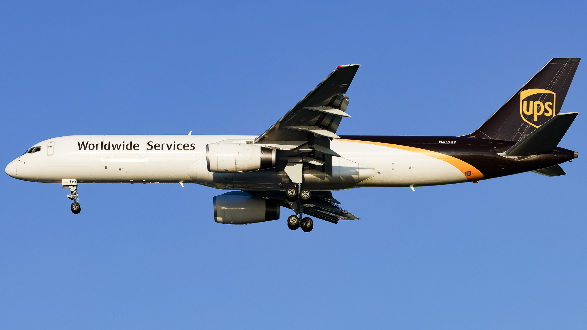 Full size: United Parcel Service Boeing 757-200 N439UP at Tampa International Airport