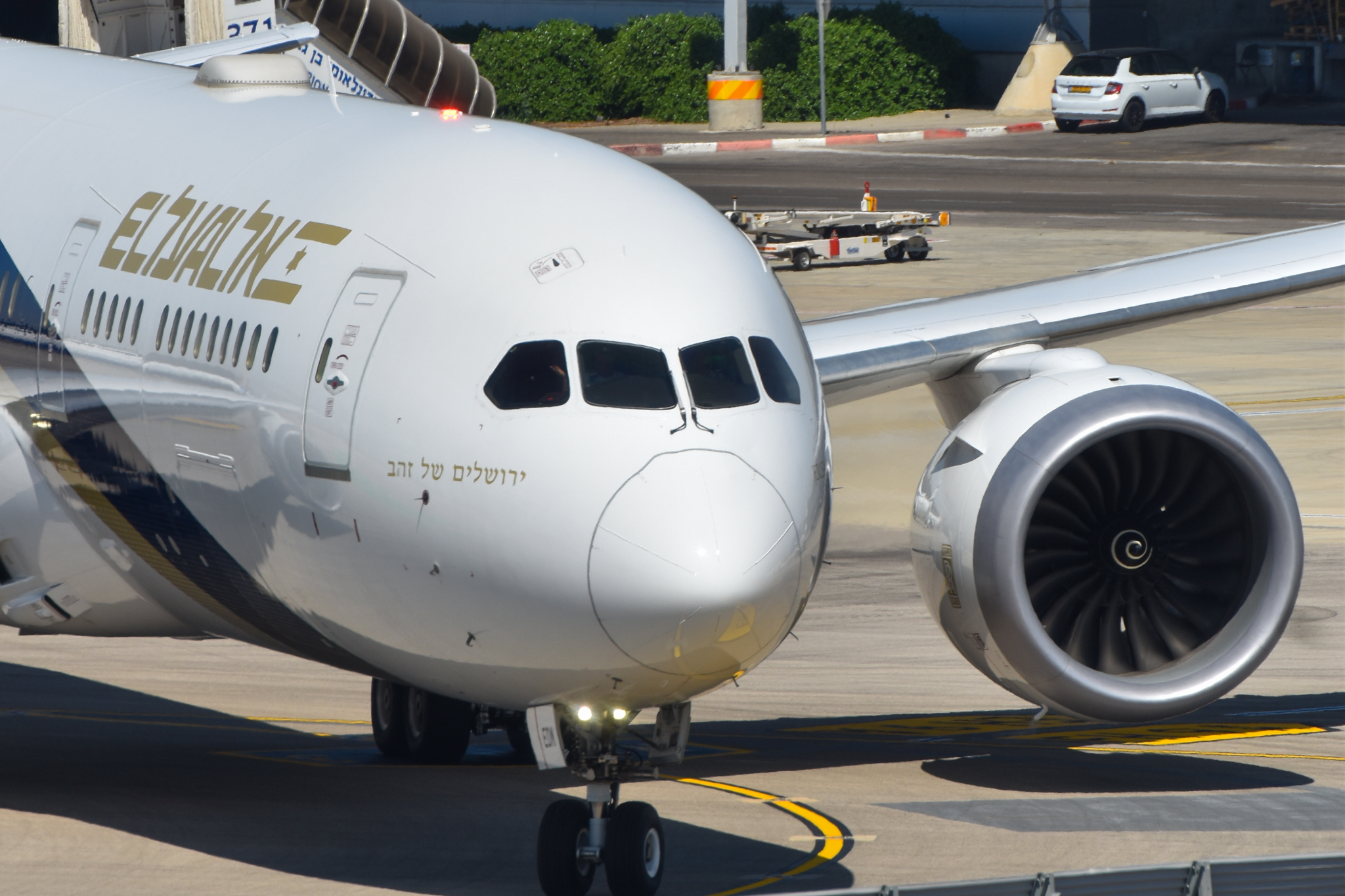 Full size: El Al Boeing 787-9 4X-EDM at Tel Aviv-Ben Gurion Airport