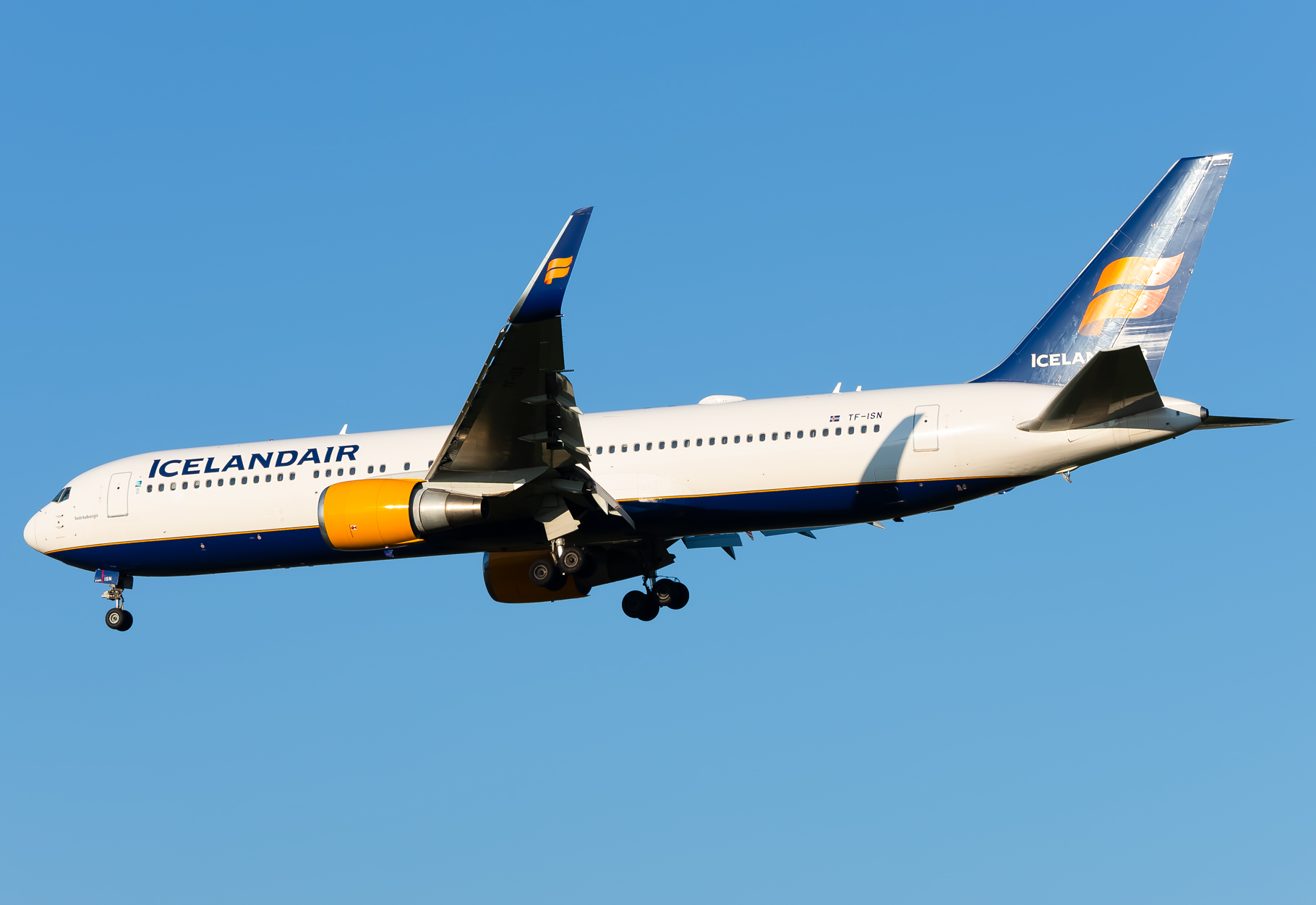 Full size: Icelandair Boeing 767-300ER TF-ISN at Washington Dulles International Airport