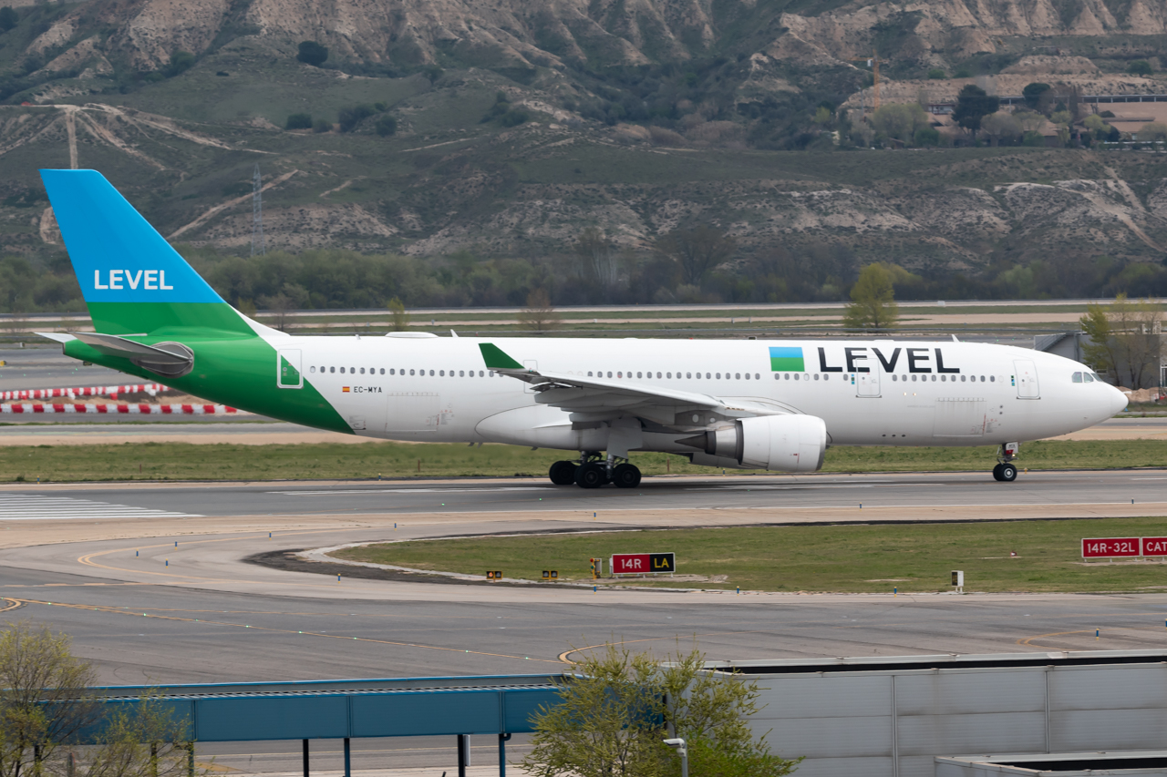 Full size: LEVEL Airbus A330-200 EC-MYA at Madrid Barajas Airport