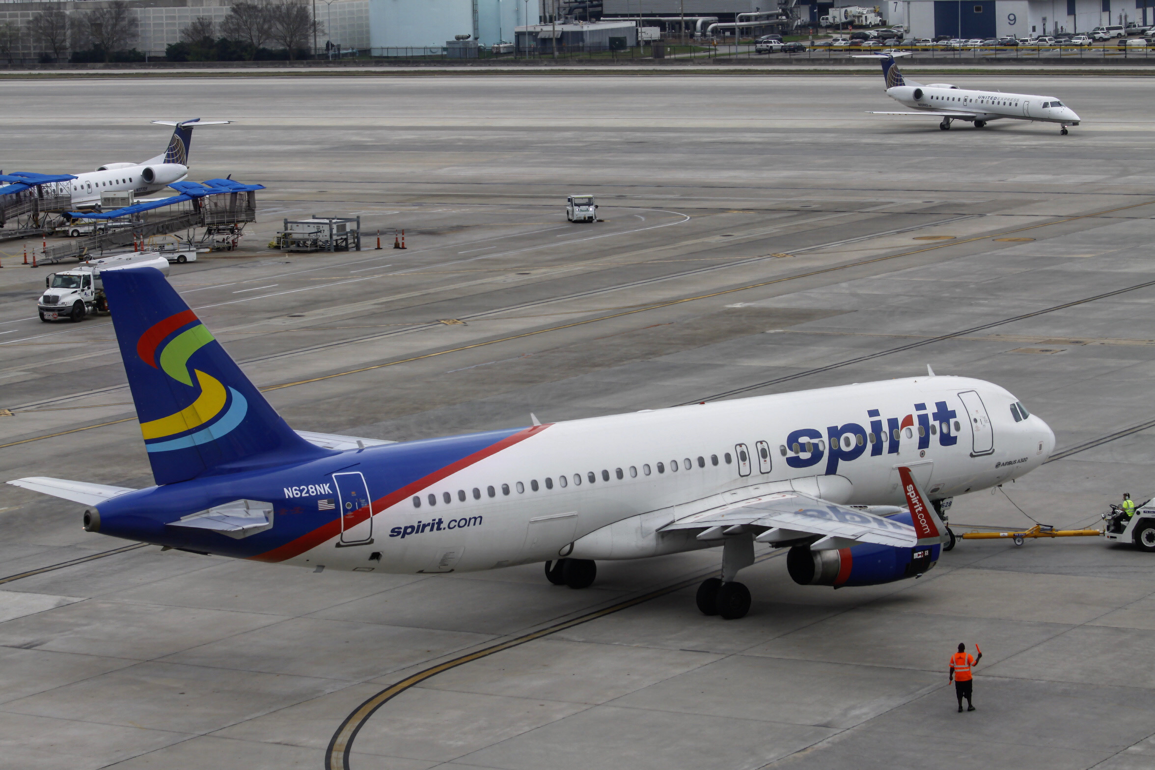 Full size: Spirit Airlines Airbus A320 N628NK at Houston-George Bush Intercontinental Airport