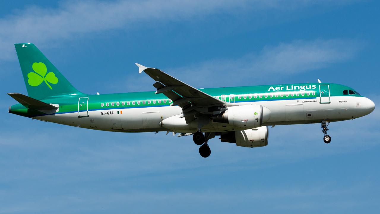 Full size: Aer Lingus Airbus A320 EI-GAL at London Heathrow International Airport