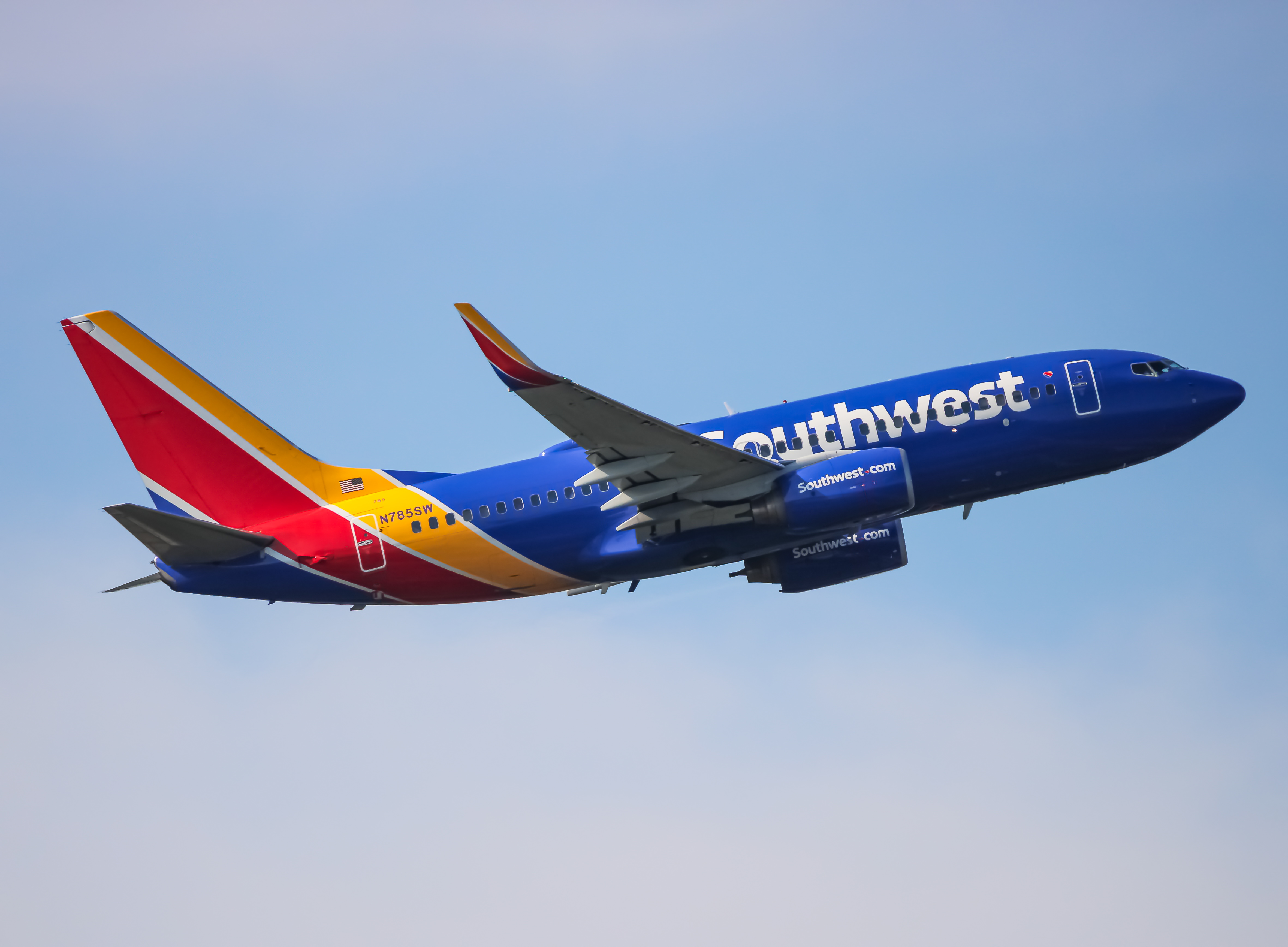 Full size: Southwest Airlines Boeing 737-700 N785SW at Baltimore/Washington International Thurgood Marshall Airport