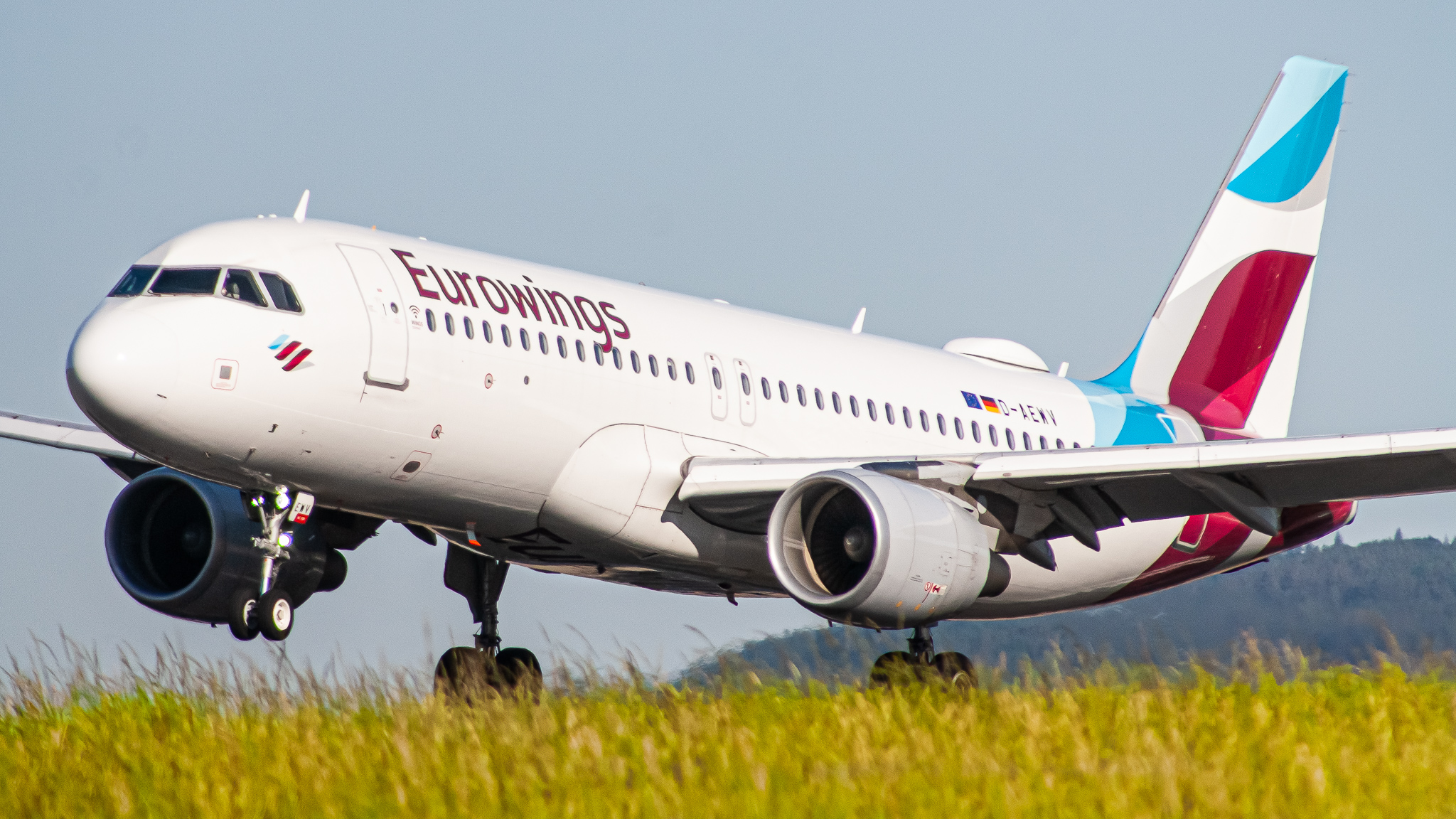 Full size: Eurowings Airbus A320 D-AEWV at Zurich-Kloten Airport