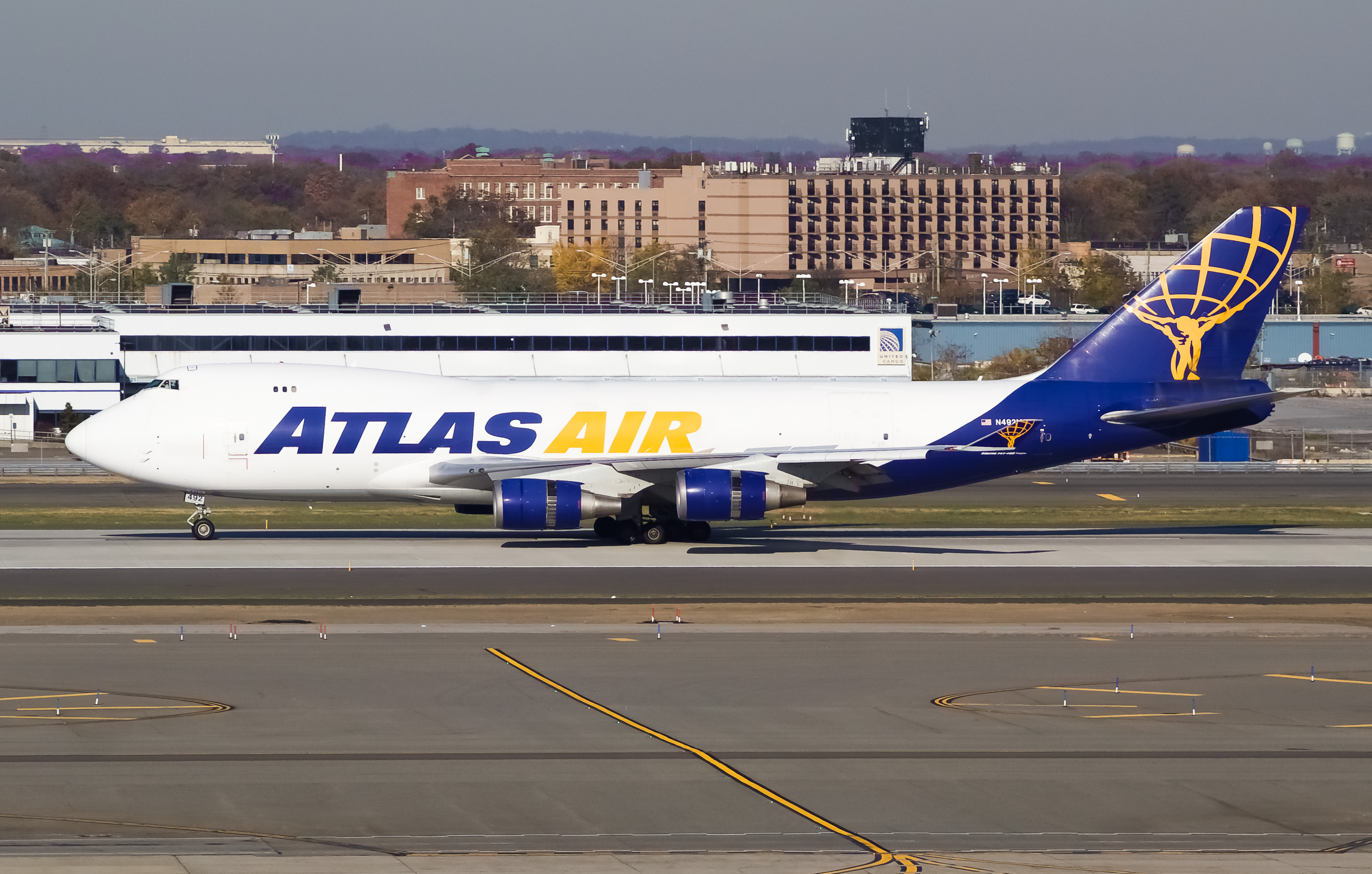 Full size: Atlas Air Boeing 747-400F N492MC at John F. Kennedy International Airport