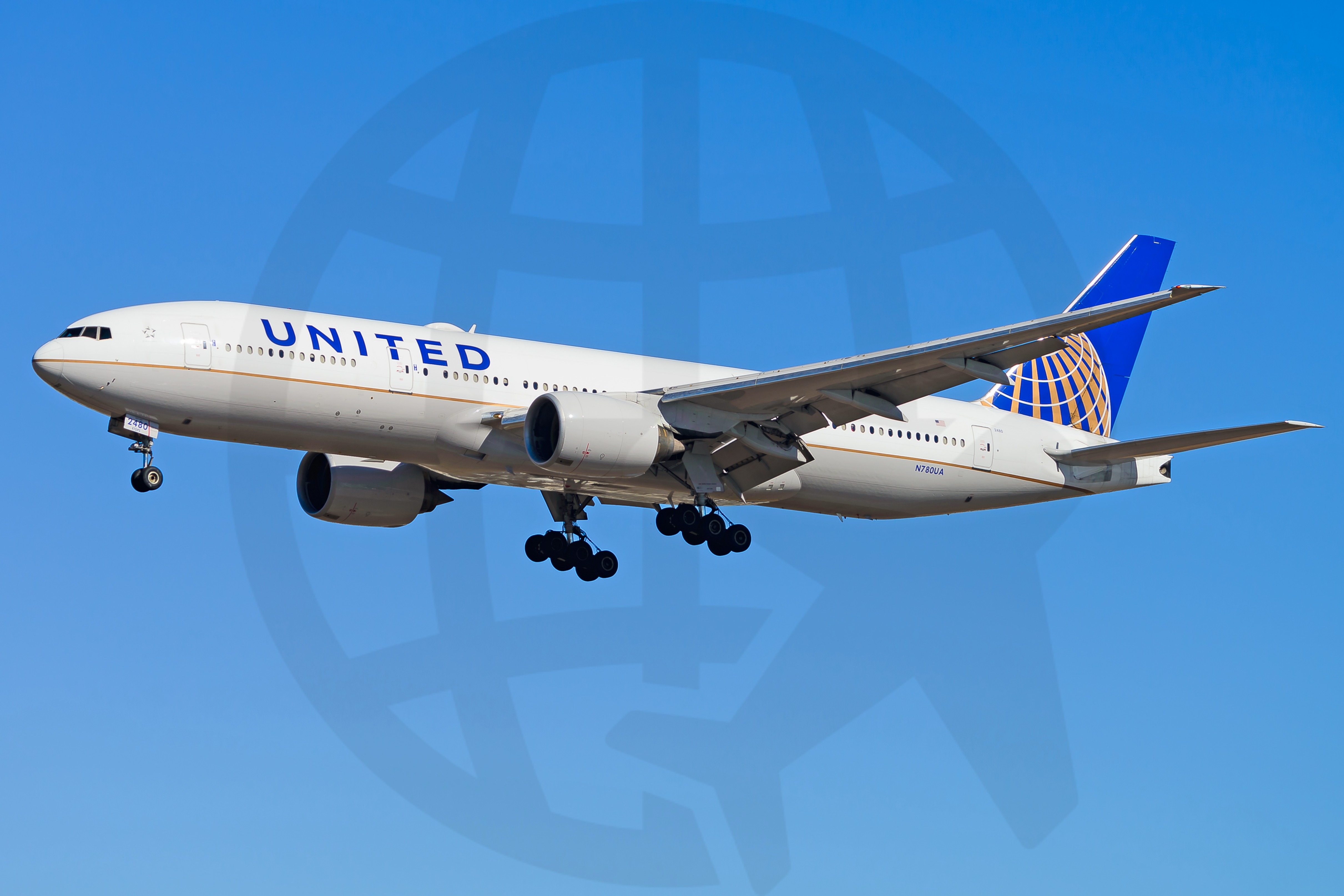 Full size: United Airlines Boeing 777-200 N780UA at Los Angeles International Airport