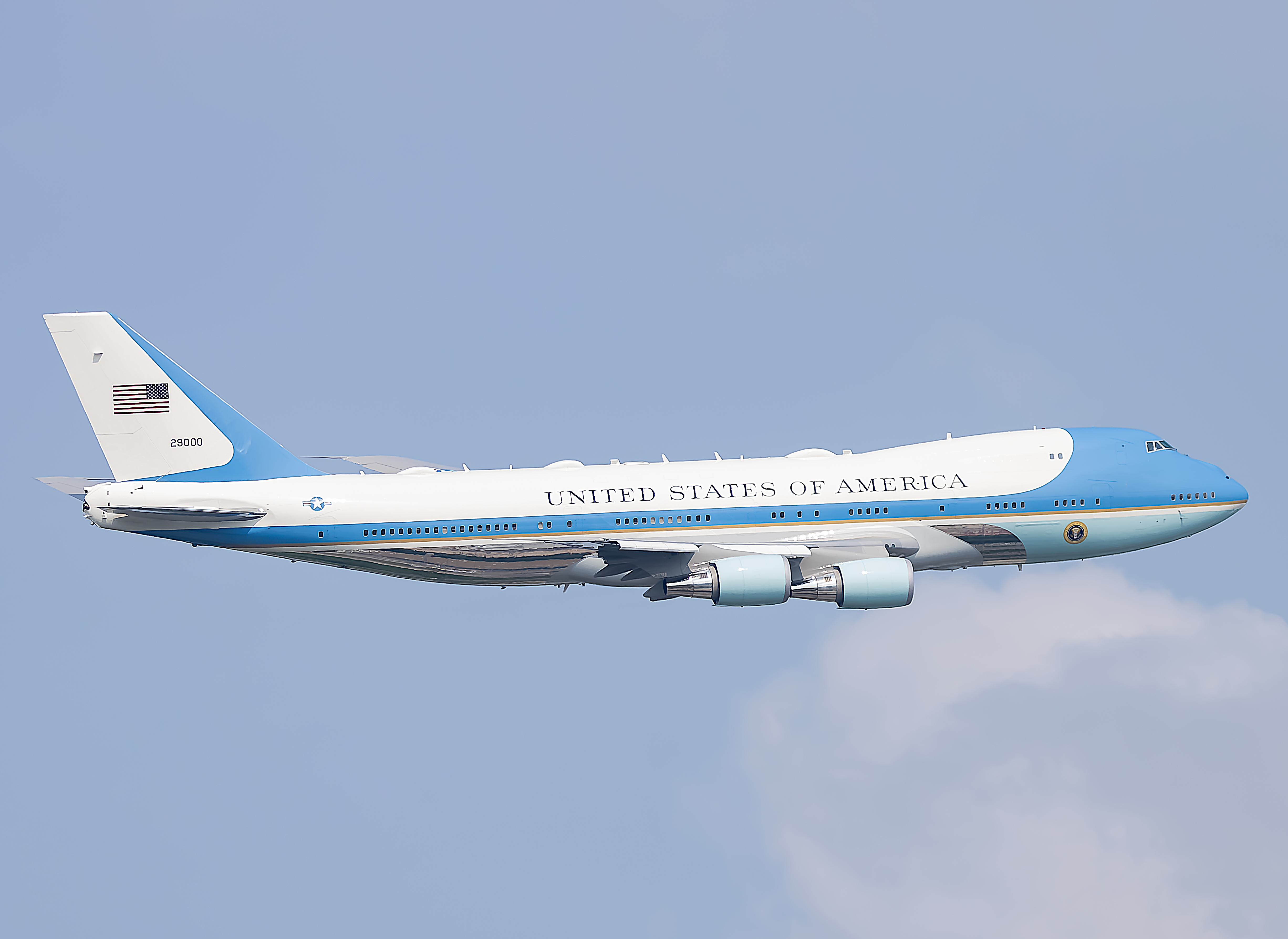 Full size: USAF - United States Air Force Boeing VC-25A 92-9000 at Joint Base Andrews