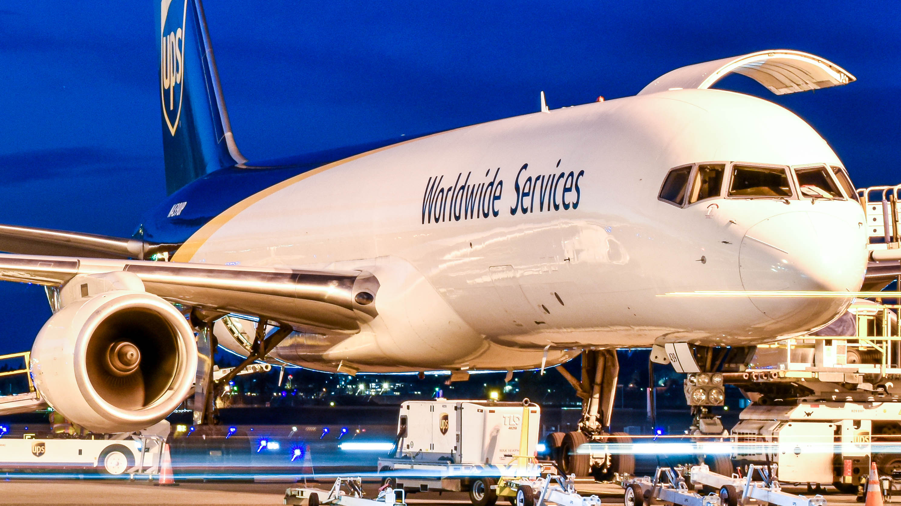 Full size: United Parcel Service Boeing 757-200 N439UP at Portland International Airport