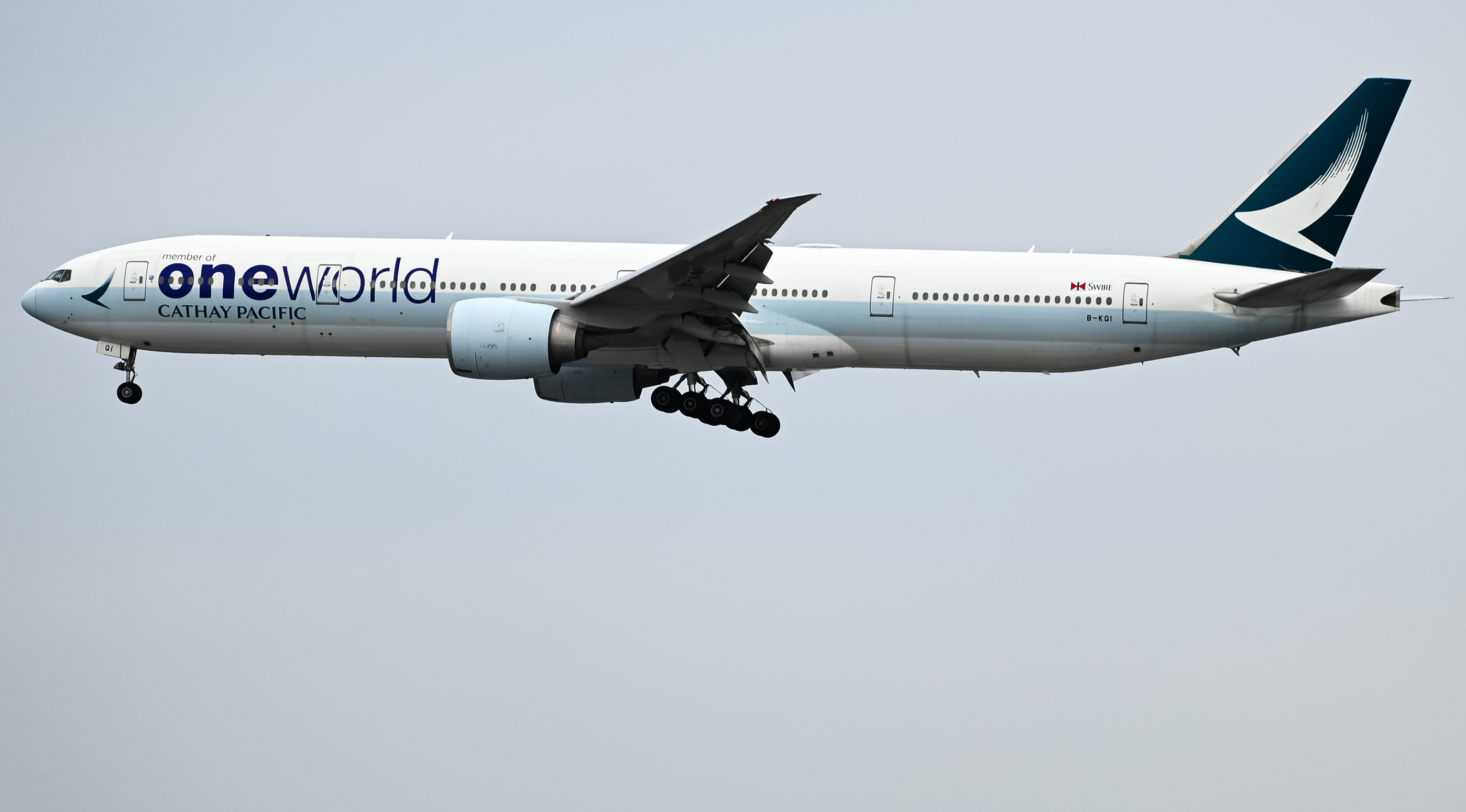 Full size: Cathay Pacific Boeing 777-300ER B-KQI at Los Angeles International Airport
