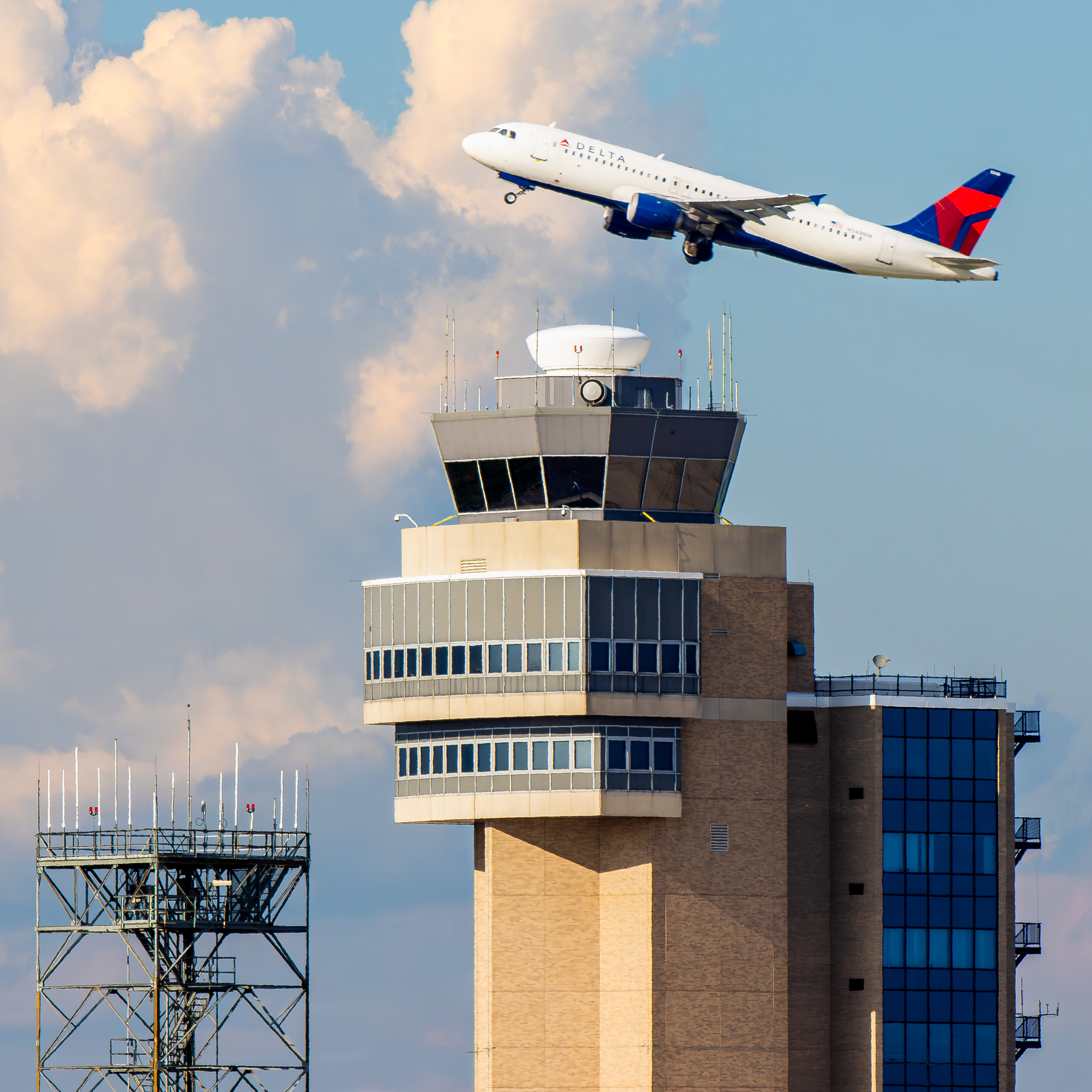 Full size: Airport Photo KMSP at Minneapolis-St Paul International/Wold-Chamberlain Airport