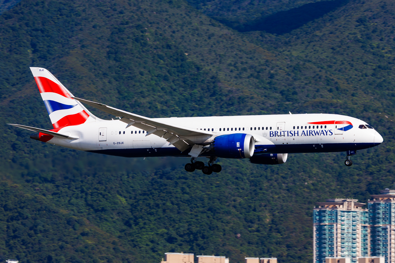 Full size: British Airways Boeing 787-8 G-ZBJE at Hong Kong International Airport