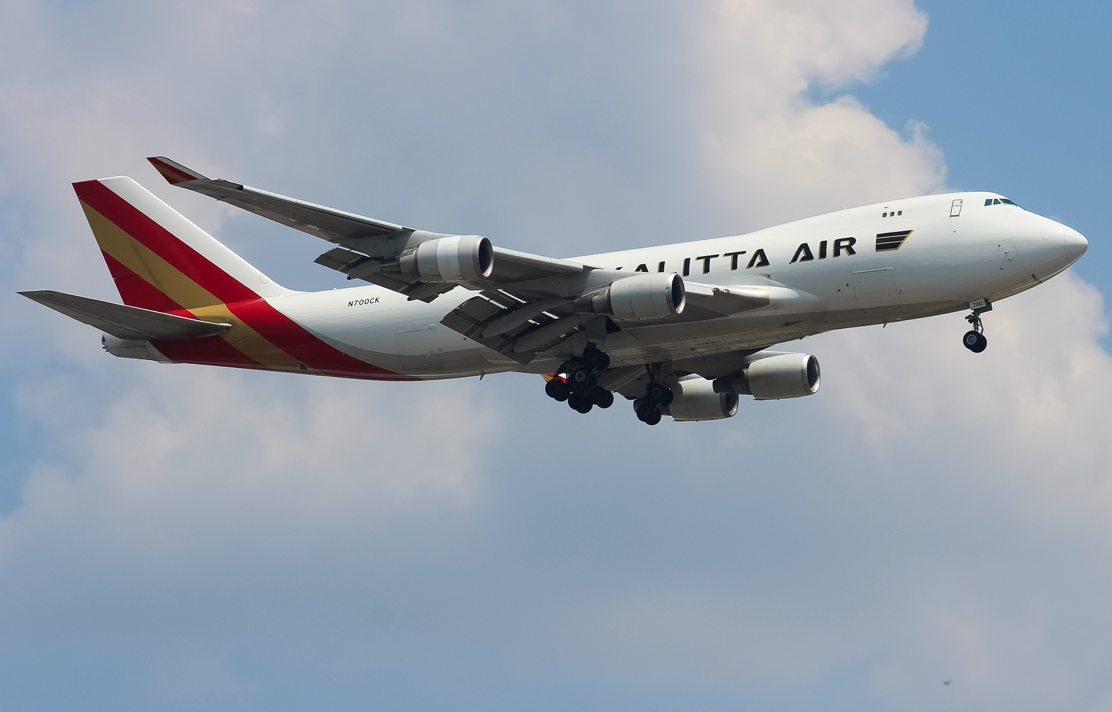 Full size: Kalitta Air Boeing 747-400F N700CK at Cincinnati/Northern Kentucky International Airport