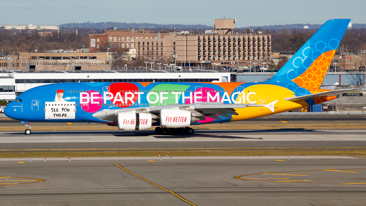 Full size: Emirates Airbus A380-800 A6-EEU at John F. Kennedy International Airport