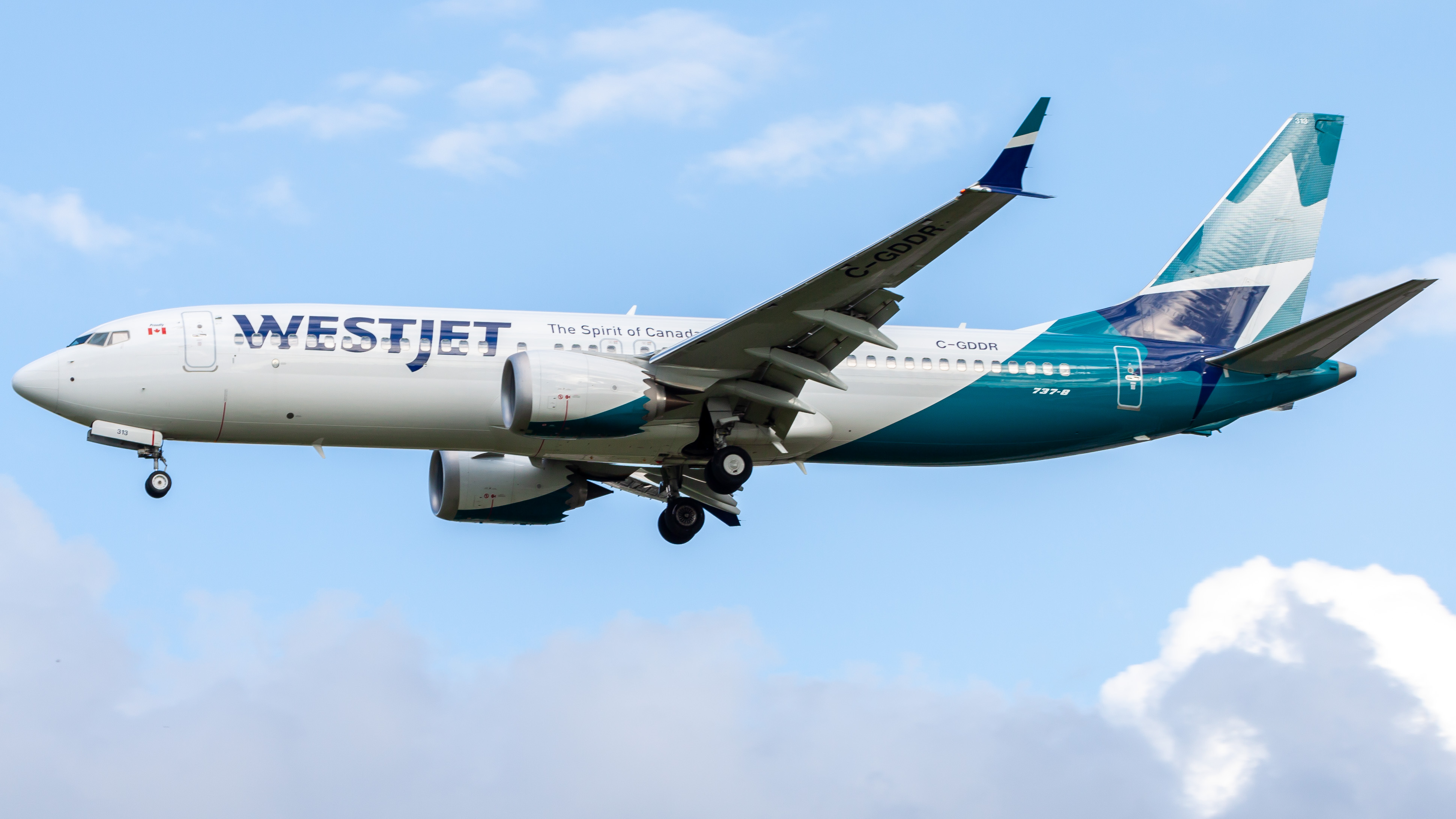 Full size: WestJet Boeing 737 MAX 8 C-GDDR at Orlando International Airport