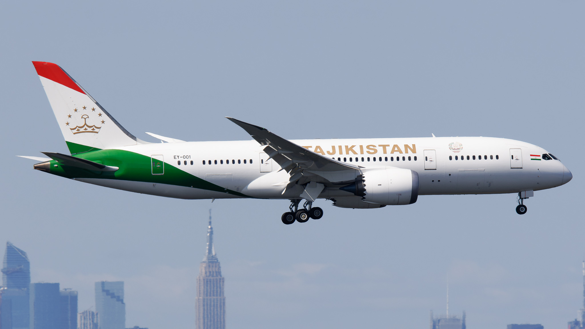 Full size: Tajikistan - Government Boeing 787-8 EY-001 at John F. Kennedy International Airport